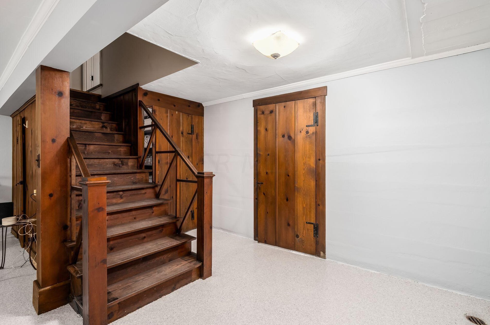 2699 Bexley Park Rd, Columbus OH 43209-2236 exterior