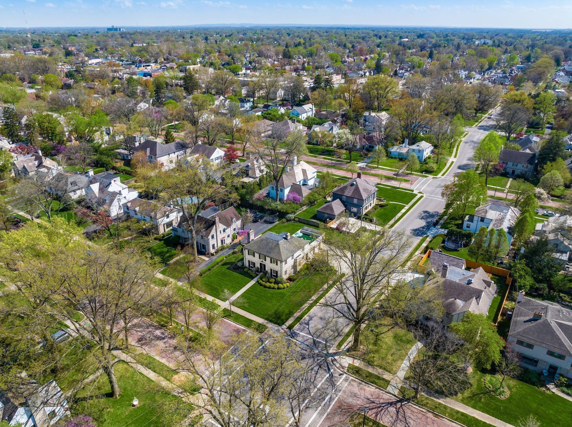 2699 Bexley Park Rd, Columbus OH 43209-2236 exterior