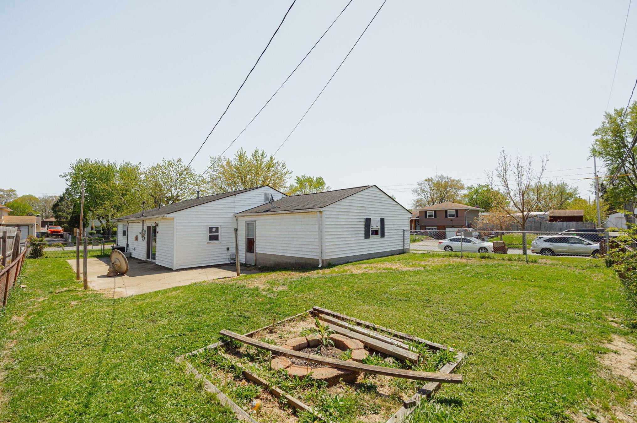 630 Harland Dr, Columbus OH 43207-4144 exterior