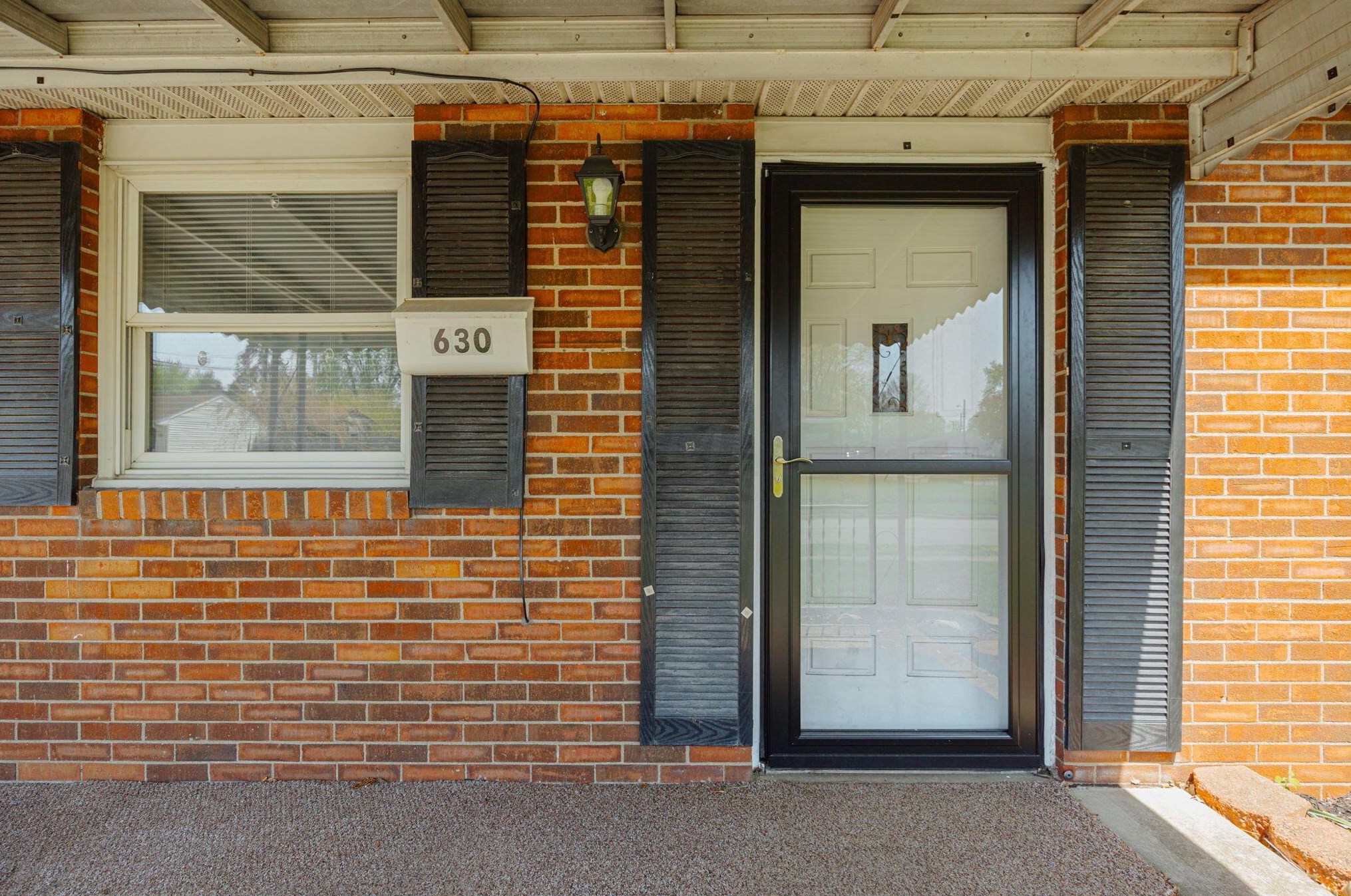 630 Harland Dr, Columbus OH 43207-4144 exterior