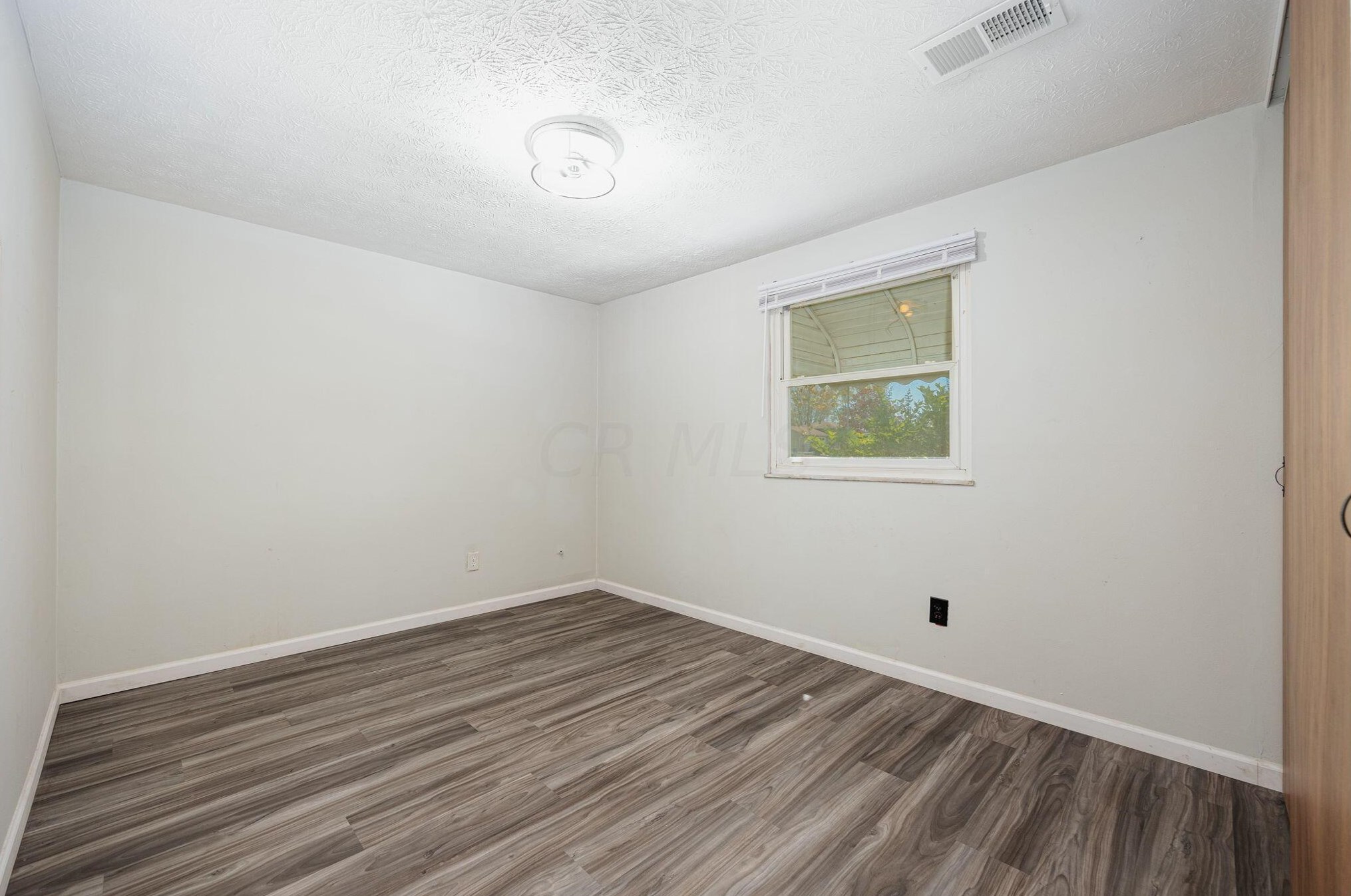 630 Harland Dr, Columbus OH 43207-4144 exterior