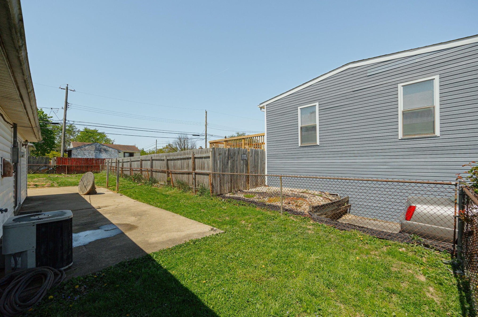 630 Harland Dr, Columbus OH 43207-4144 exterior