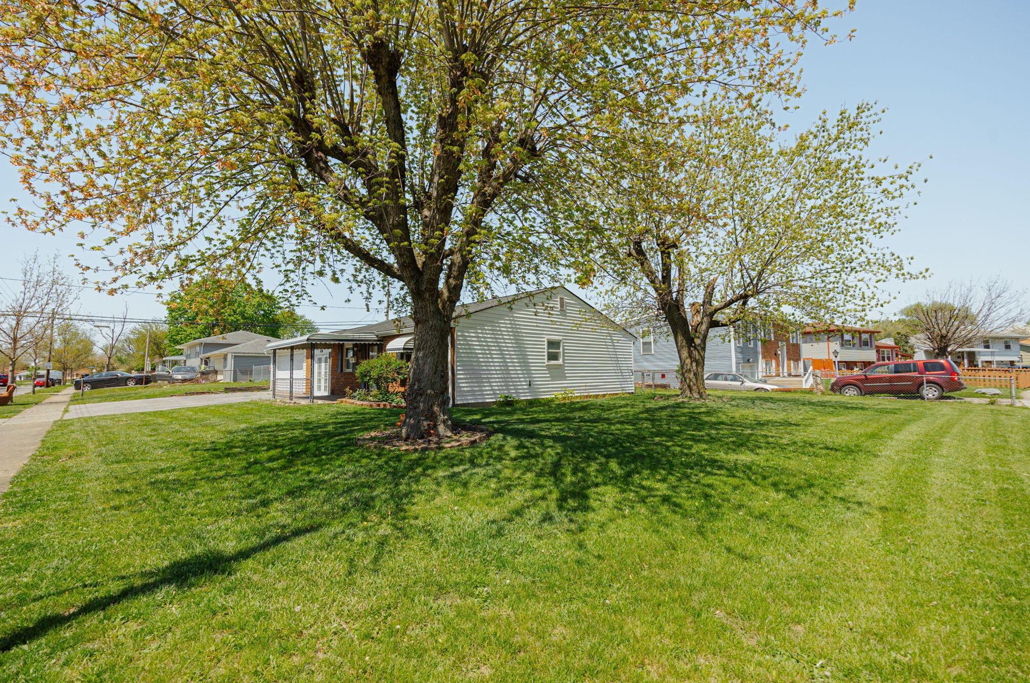 630 Harland Dr, Columbus OH 43207-4144 exterior