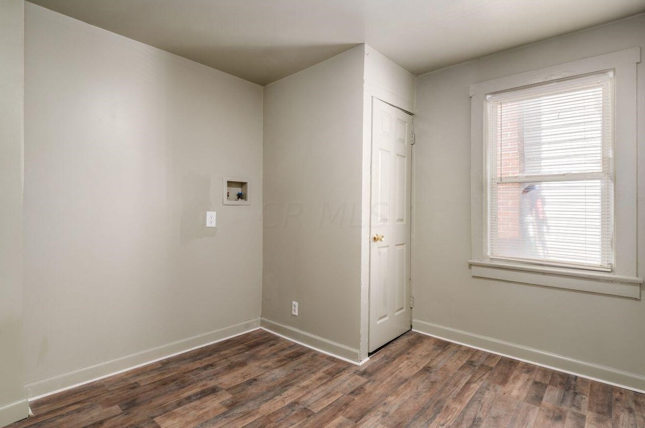 574 Hampton Rd, Columbus OH 43213-2727 exterior