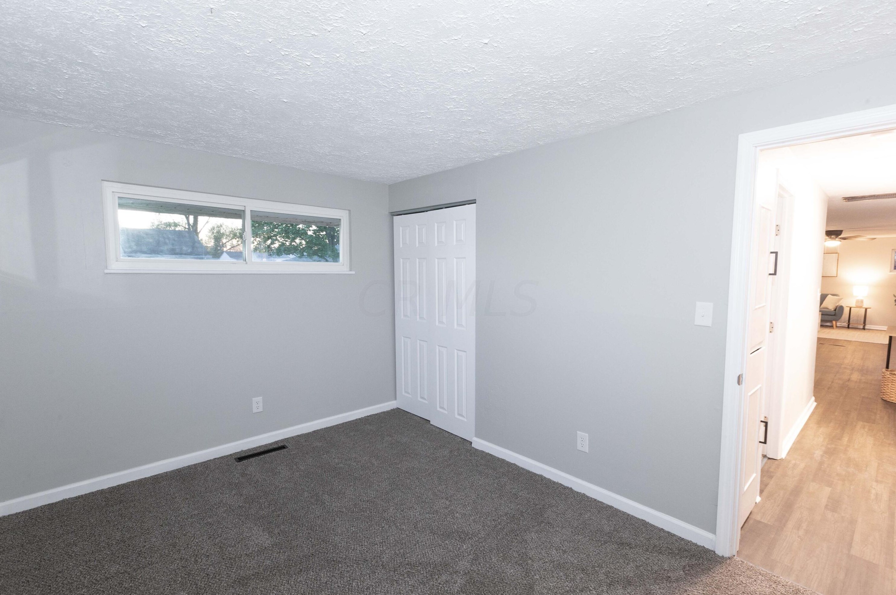 942 Vanderberg Pl, Columbus OH  43204-1761 exterior