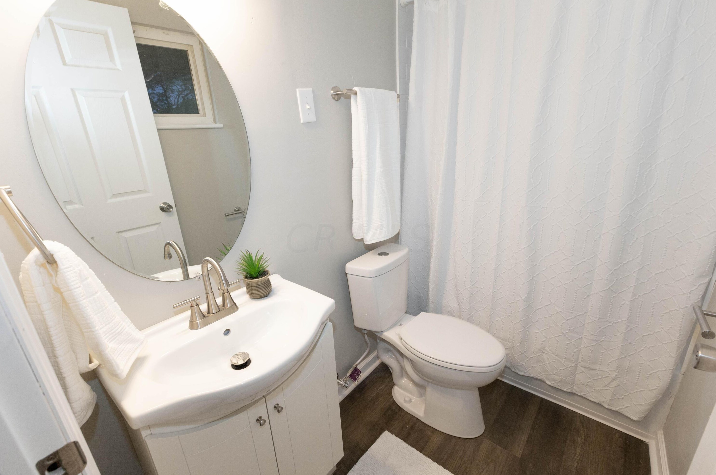 942 Vanderberg Pl, Columbus OH  43204-1761 exterior