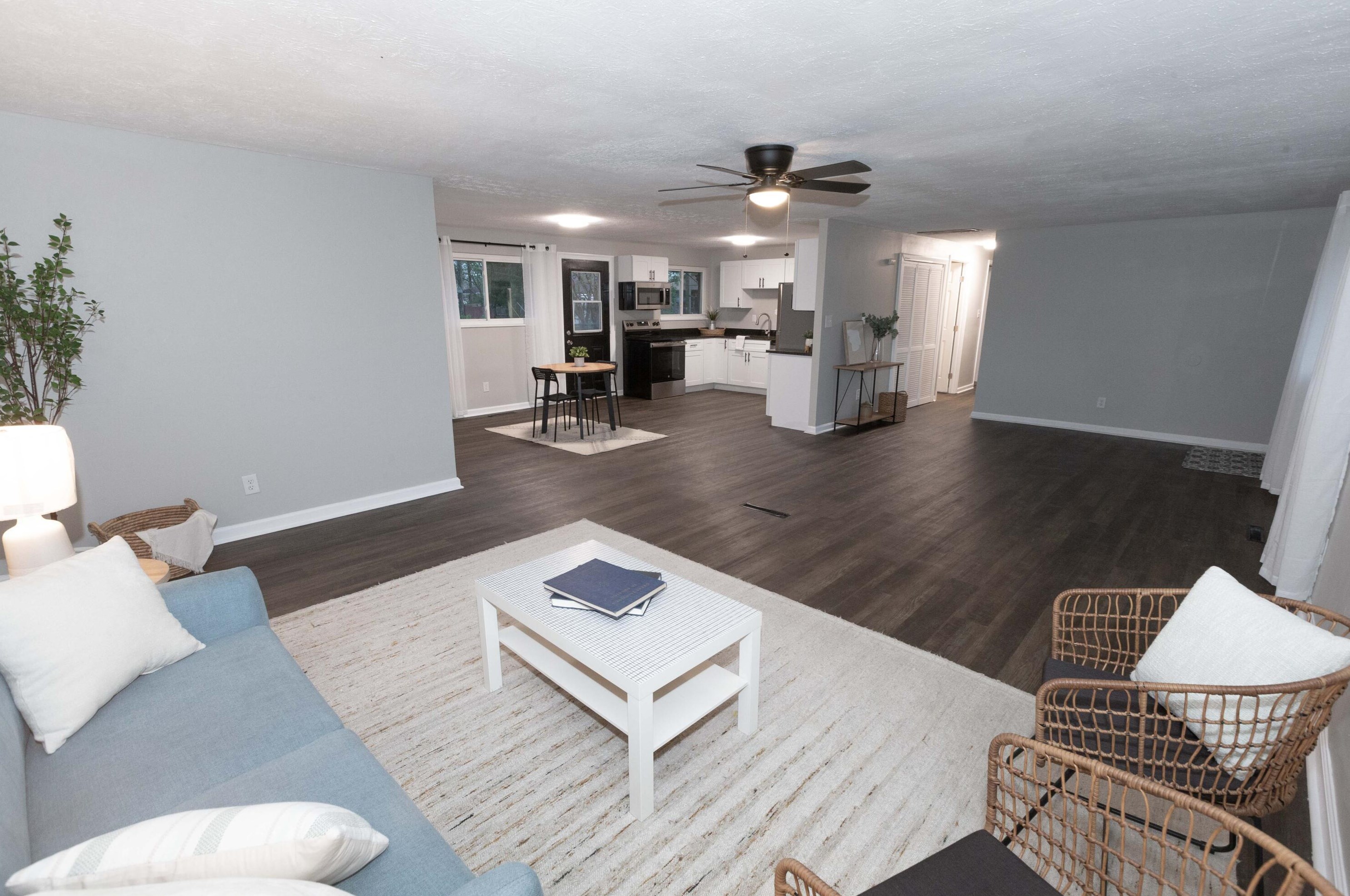 942 Vanderberg Pl, Columbus OH  43204-1761 exterior