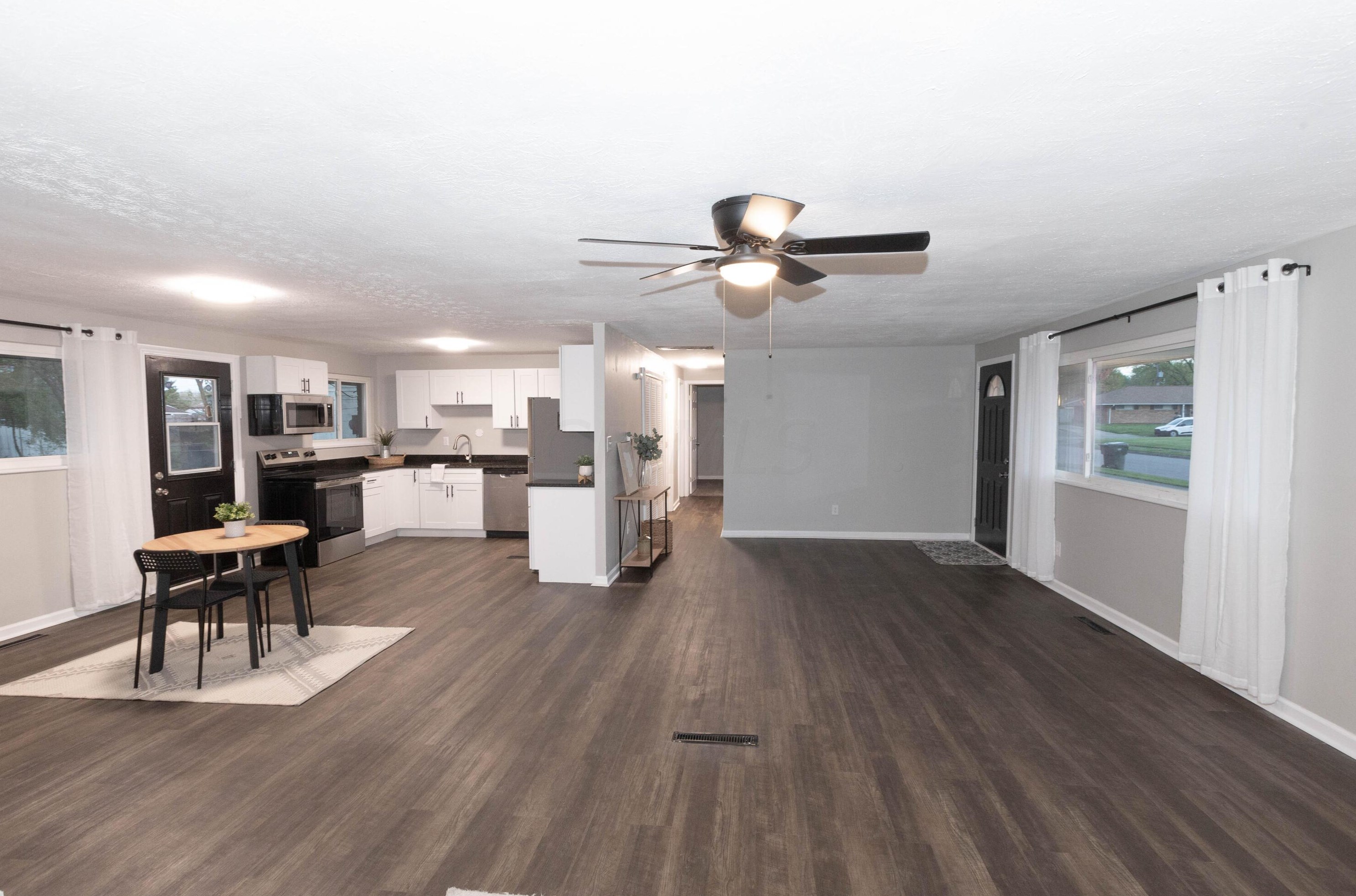 942 Vanderberg Pl, Columbus OH  43204-1761 exterior