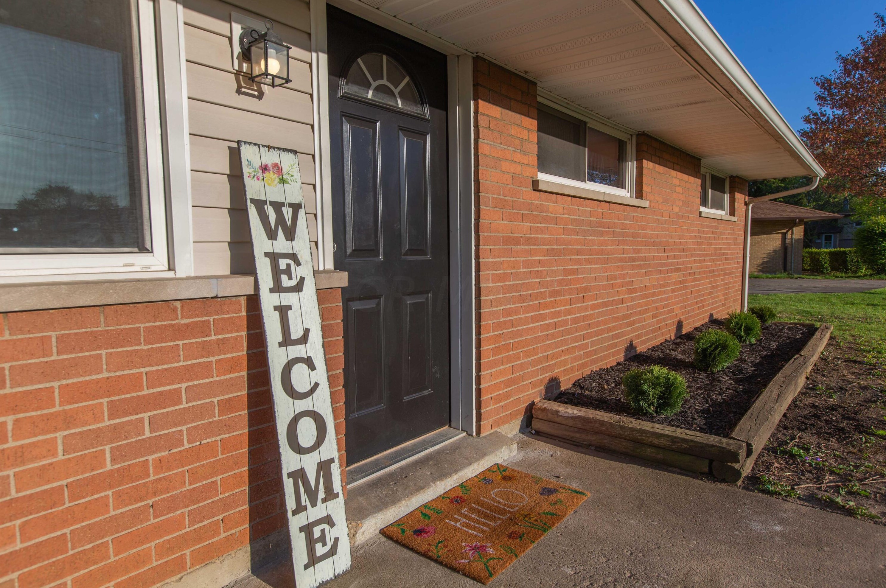 942 Vanderberg Pl, Columbus OH  43204-1761 exterior