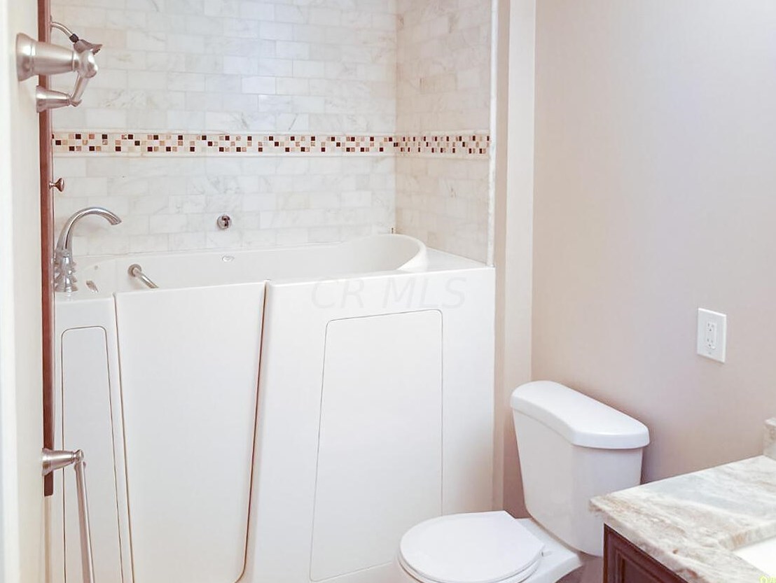 1151 Tenagra Way, Columbus OH 43228-9160 exterior