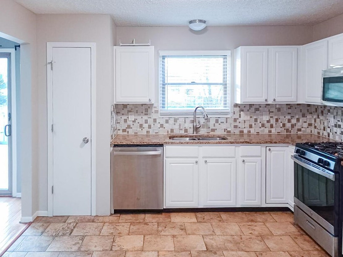 1151 Tenagra Way, Columbus OH 43228-9160 exterior