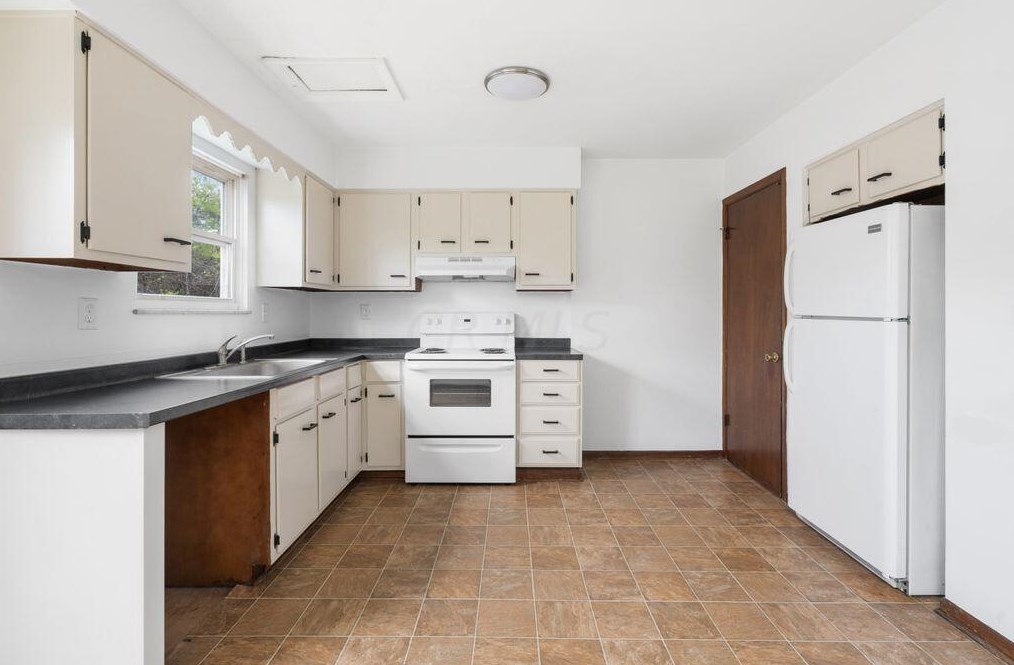 501 Goshen Ct, Columbus OH 43230-2711 exterior