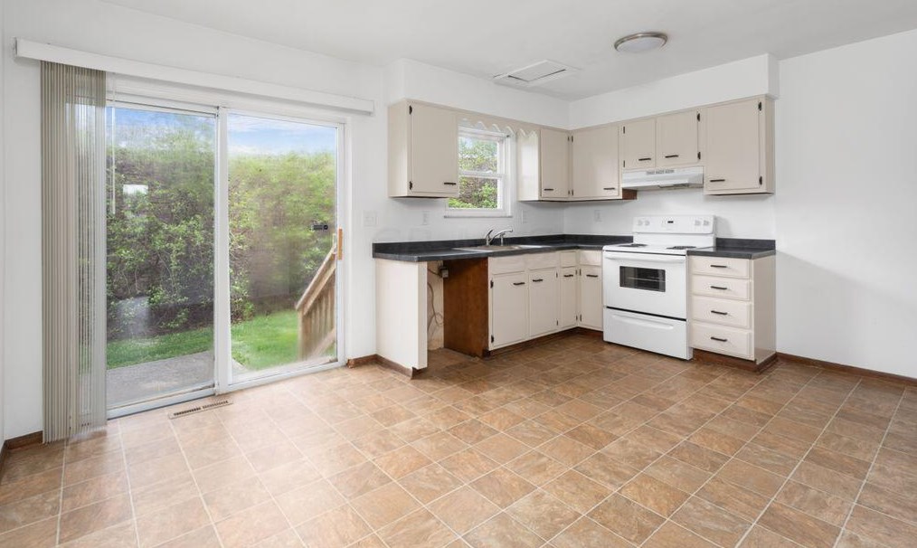 501 Goshen Ct, Columbus OH 43230-2711 exterior