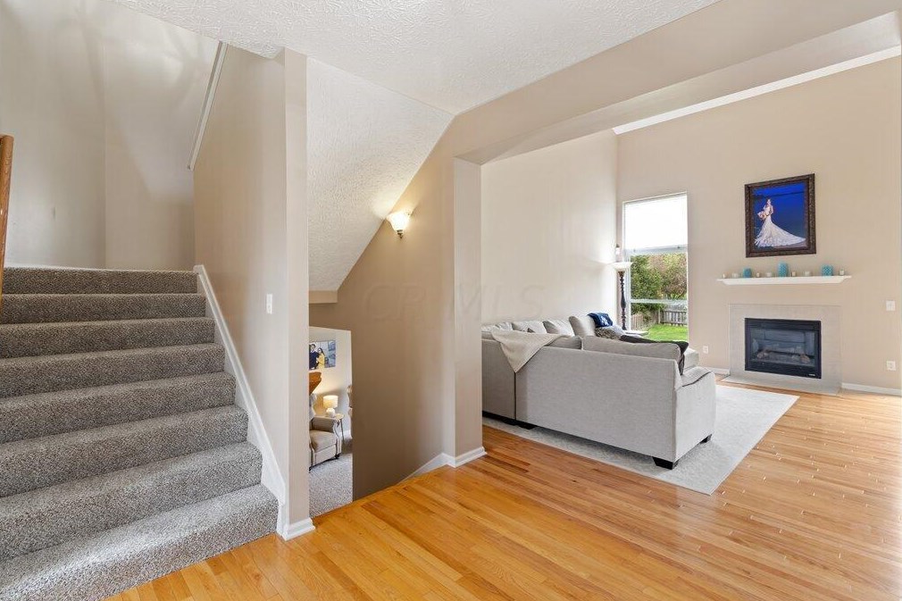 7952 Howell Dr, Westerville OH  43081-8046 exterior