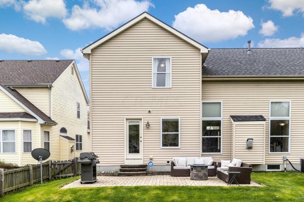 7952 Howell Dr, Westerville OH  43081-8046 exterior