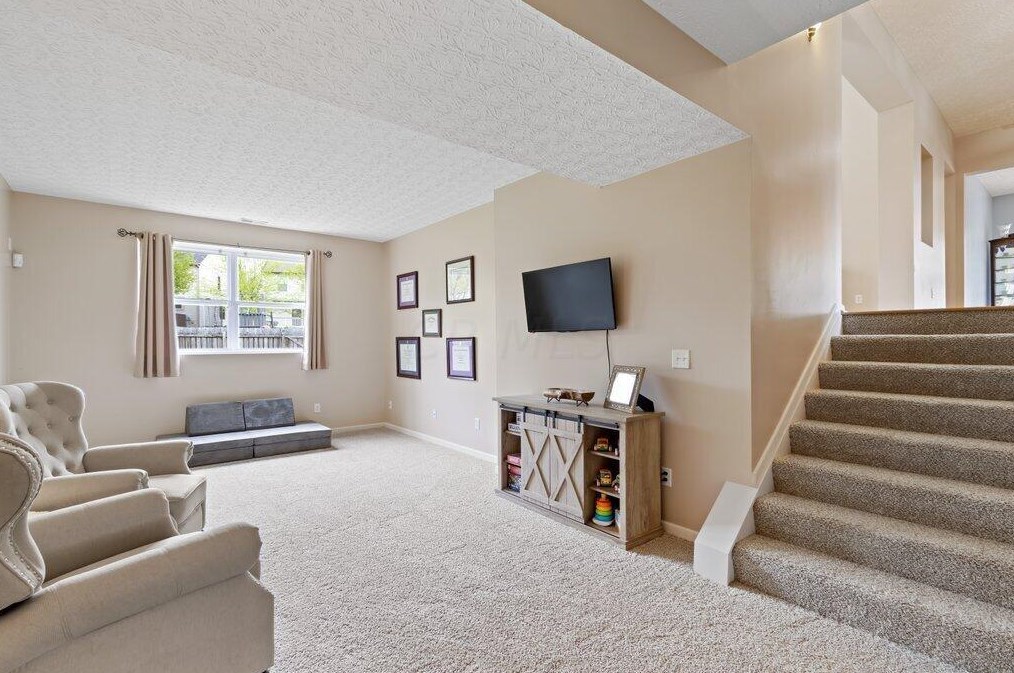 7952 Howell Dr, Westerville OH  43081-8046 exterior