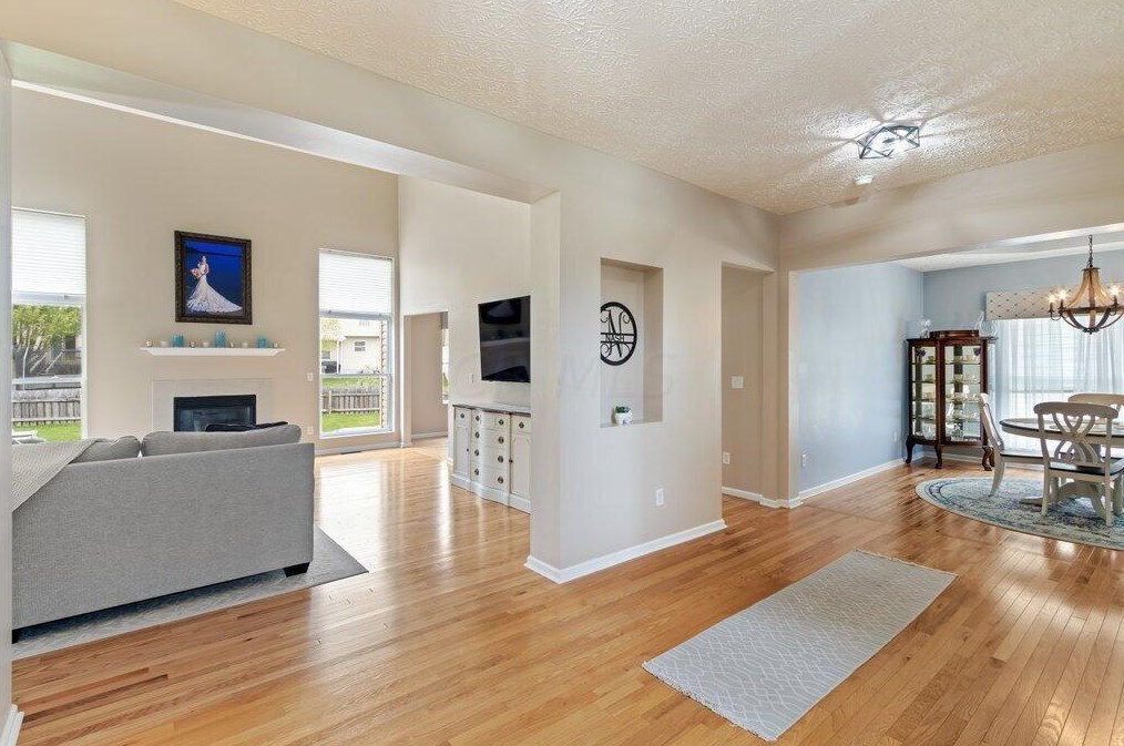 7952 Howell Dr, Westerville OH  43081-8046 exterior