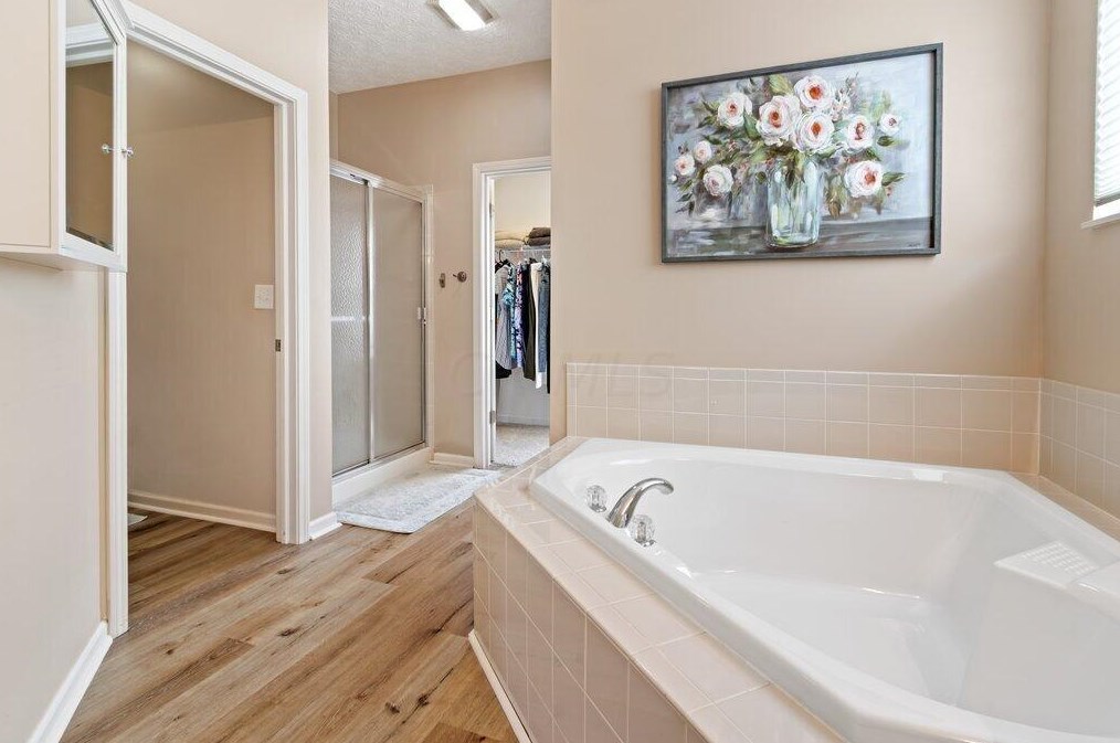 7952 Howell Dr, Westerville OH  43081-8046 exterior