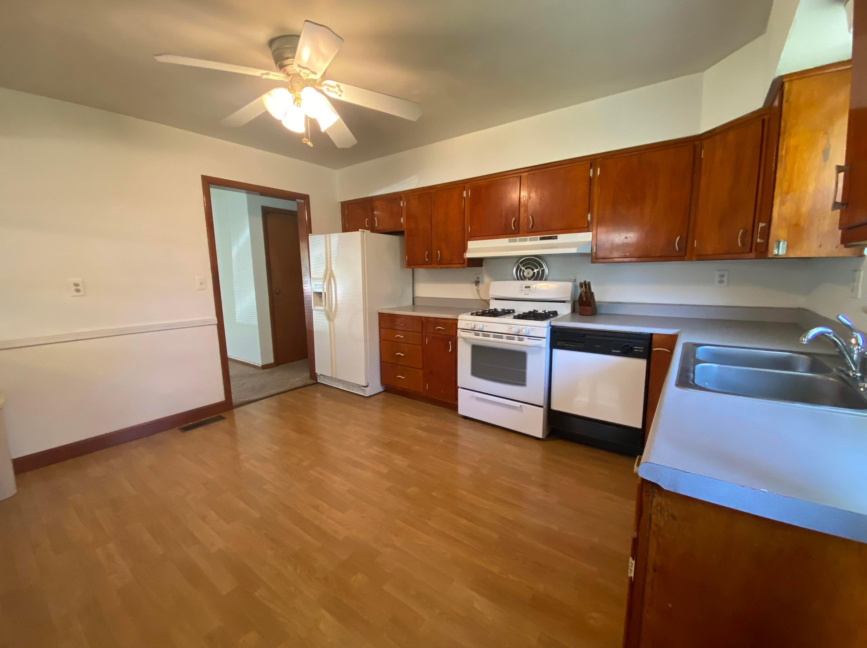 4326 Maize Rd, Columbus OH  43224-1952 exterior