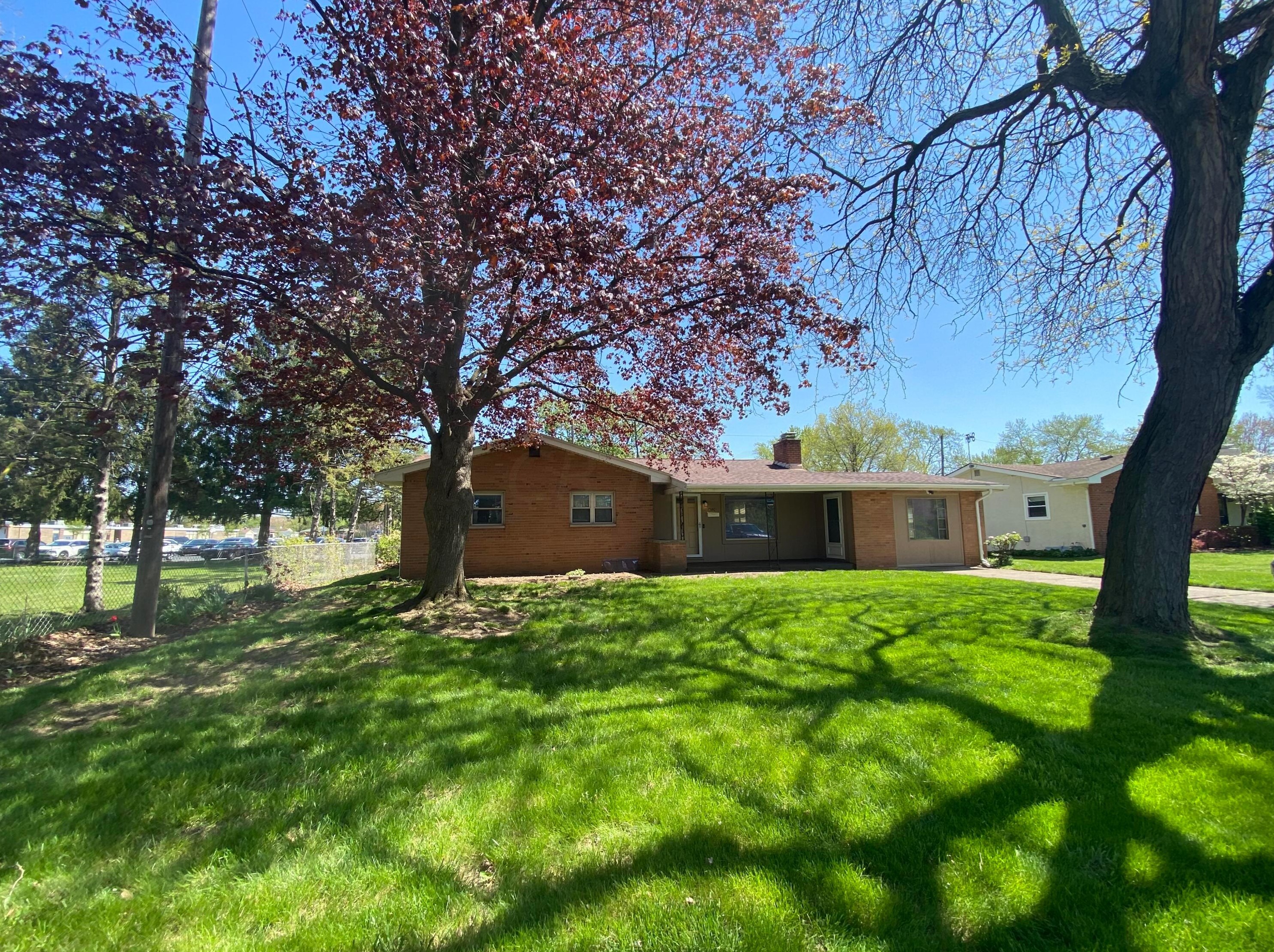 4326 Maize Rd, Columbus OH  43224-1952 exterior