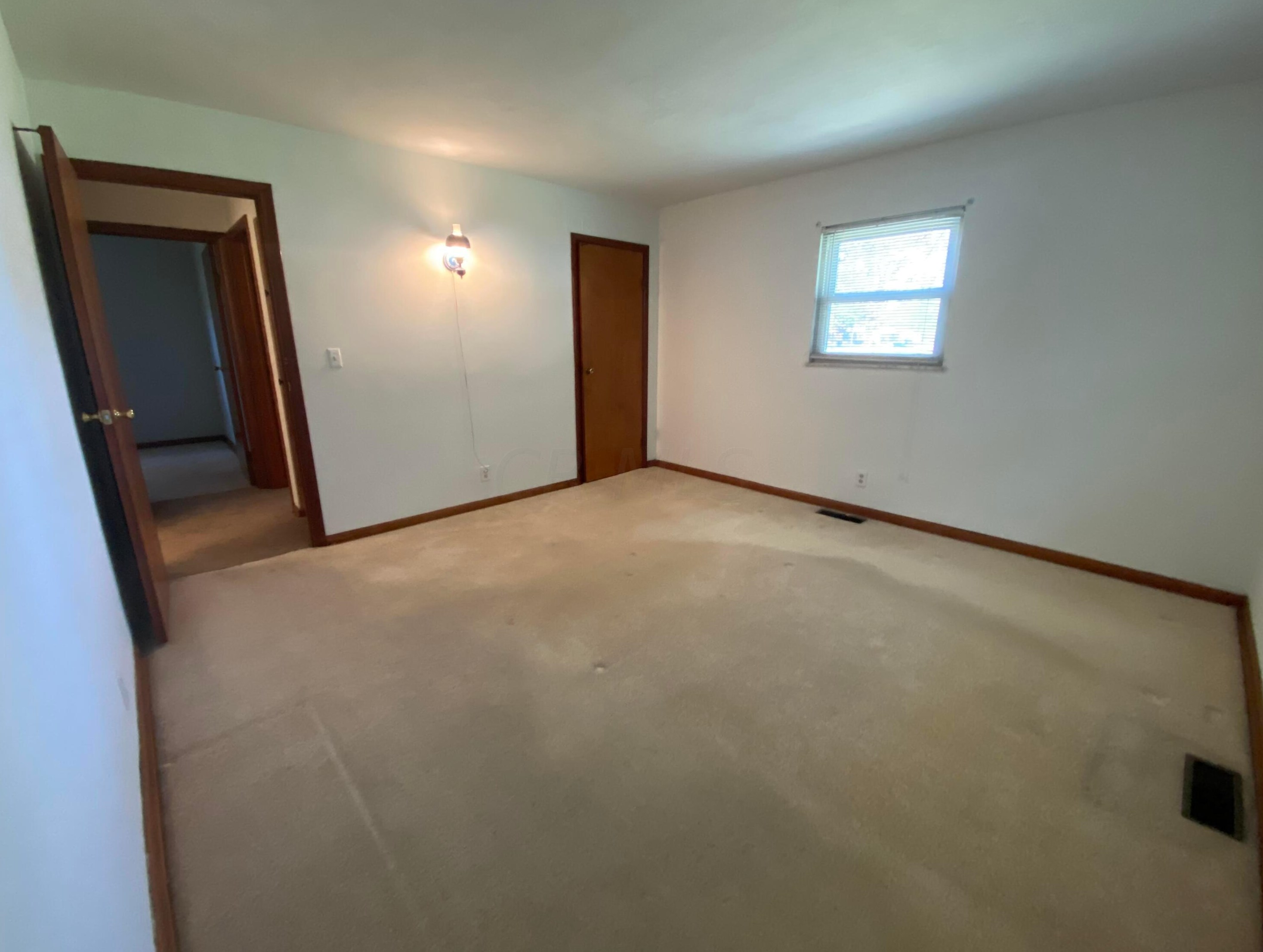 4326 Maize Rd, Columbus OH  43224-1952 exterior