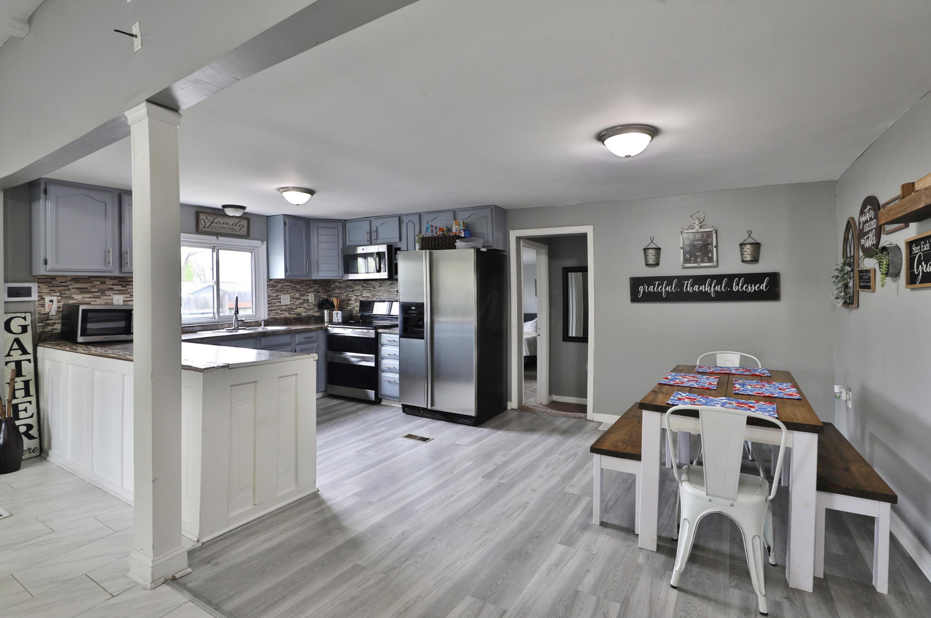 406 Emmit Ave, Columbus OH  43228-1961 exterior