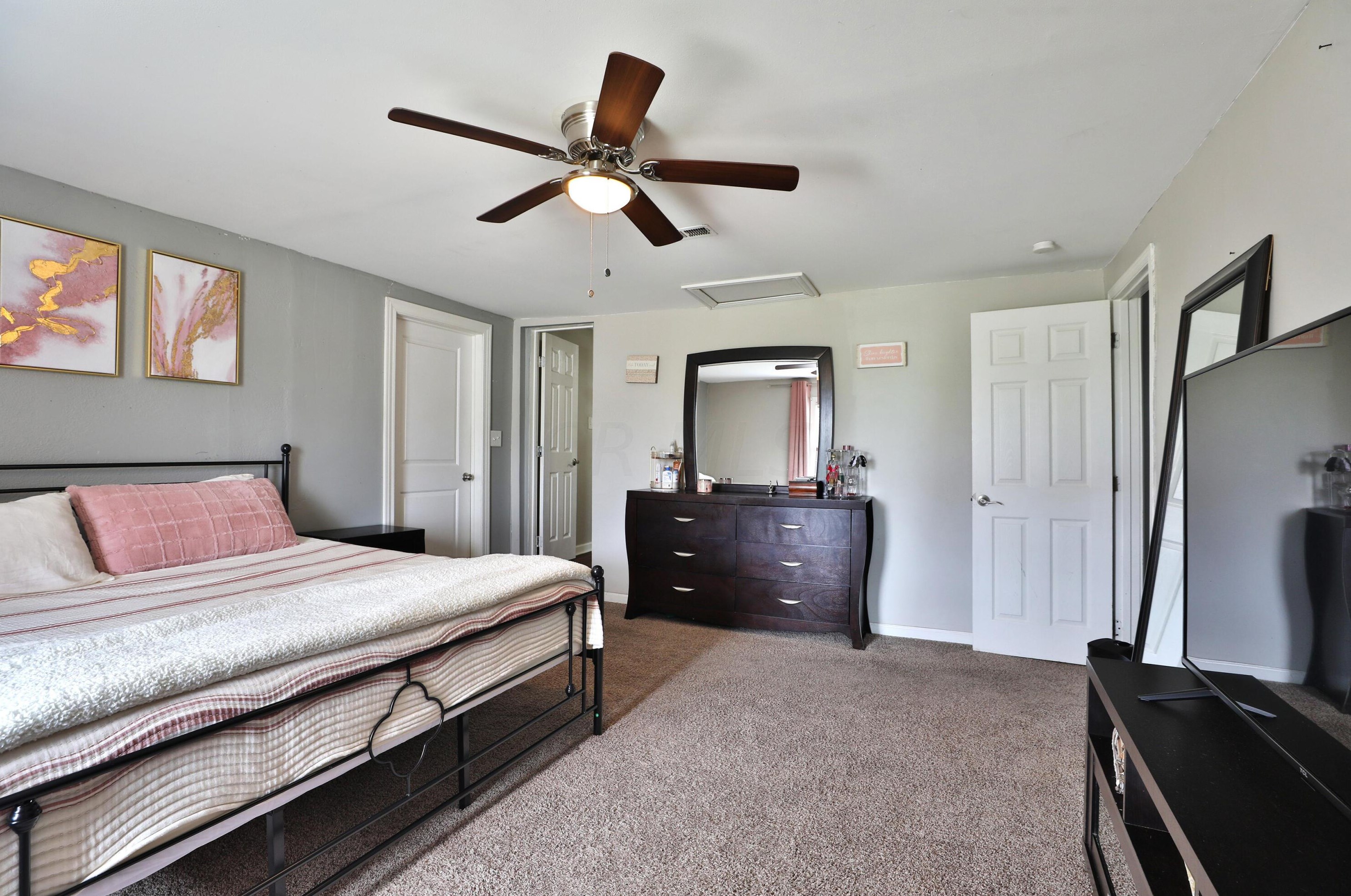 406 Emmit Ave, Columbus OH  43228-1961 exterior