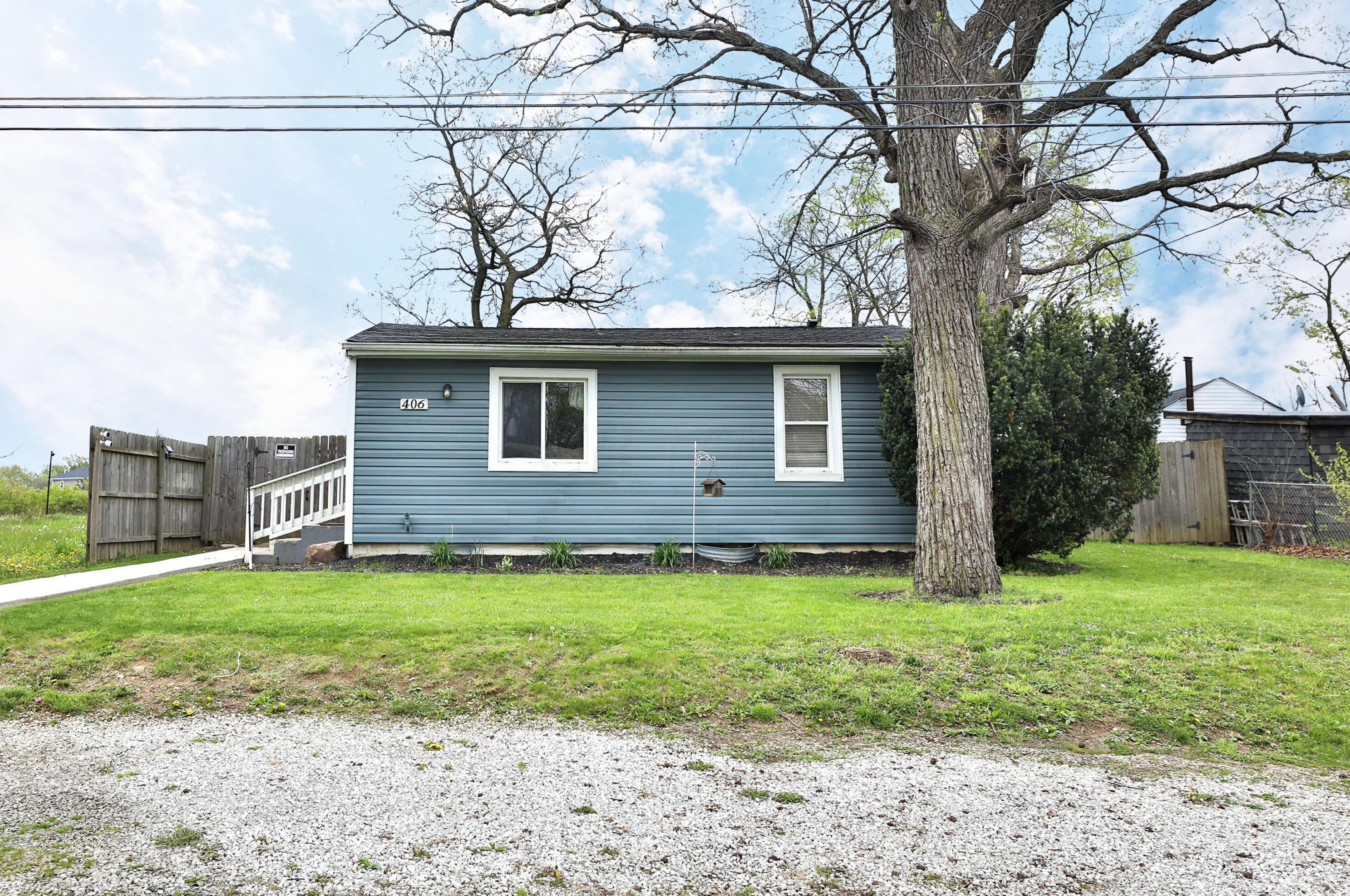 406 Emmit Ave, Columbus OH  43228-1961 exterior