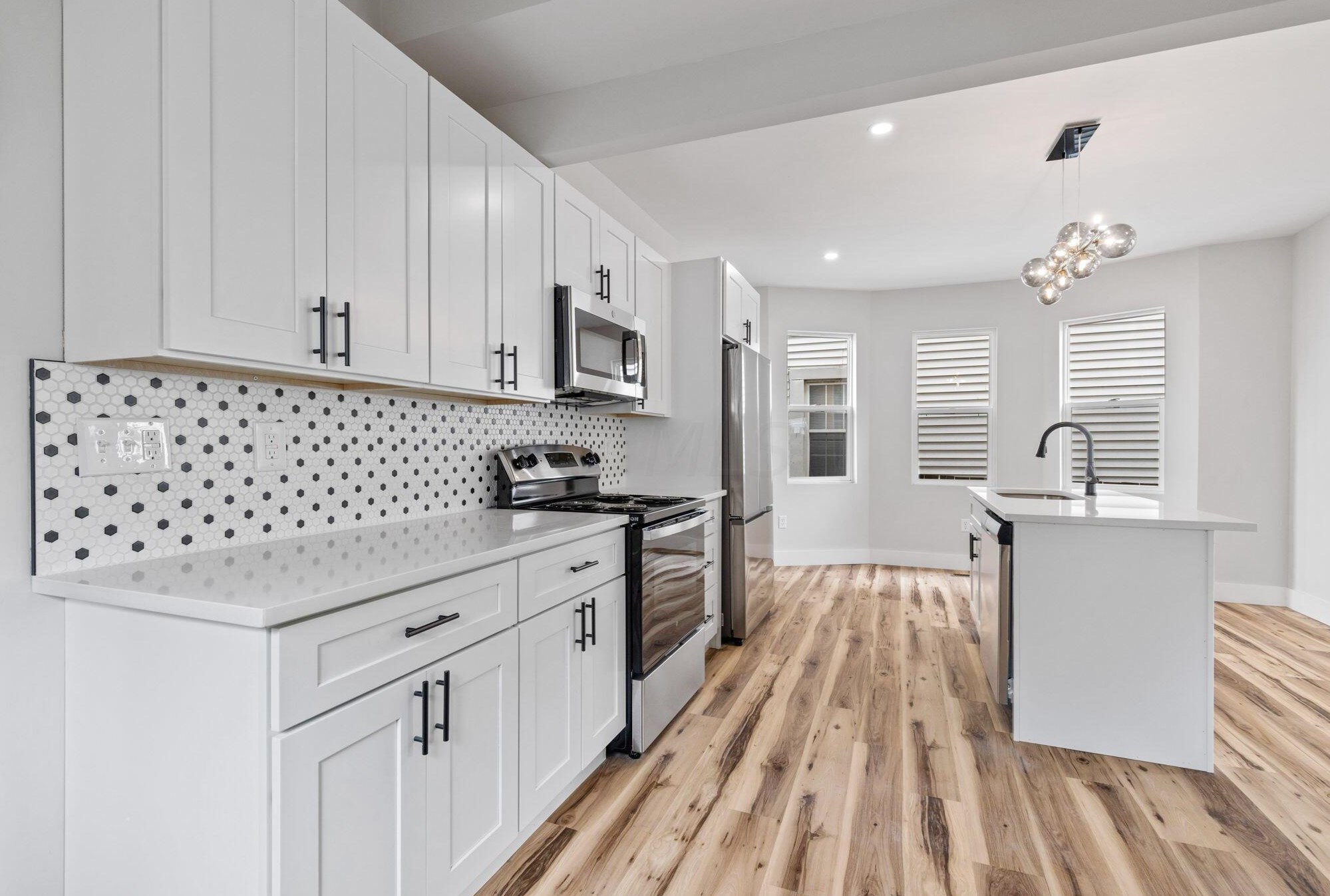 160 Warren Ave, Columbus OH  43204-3054 exterior