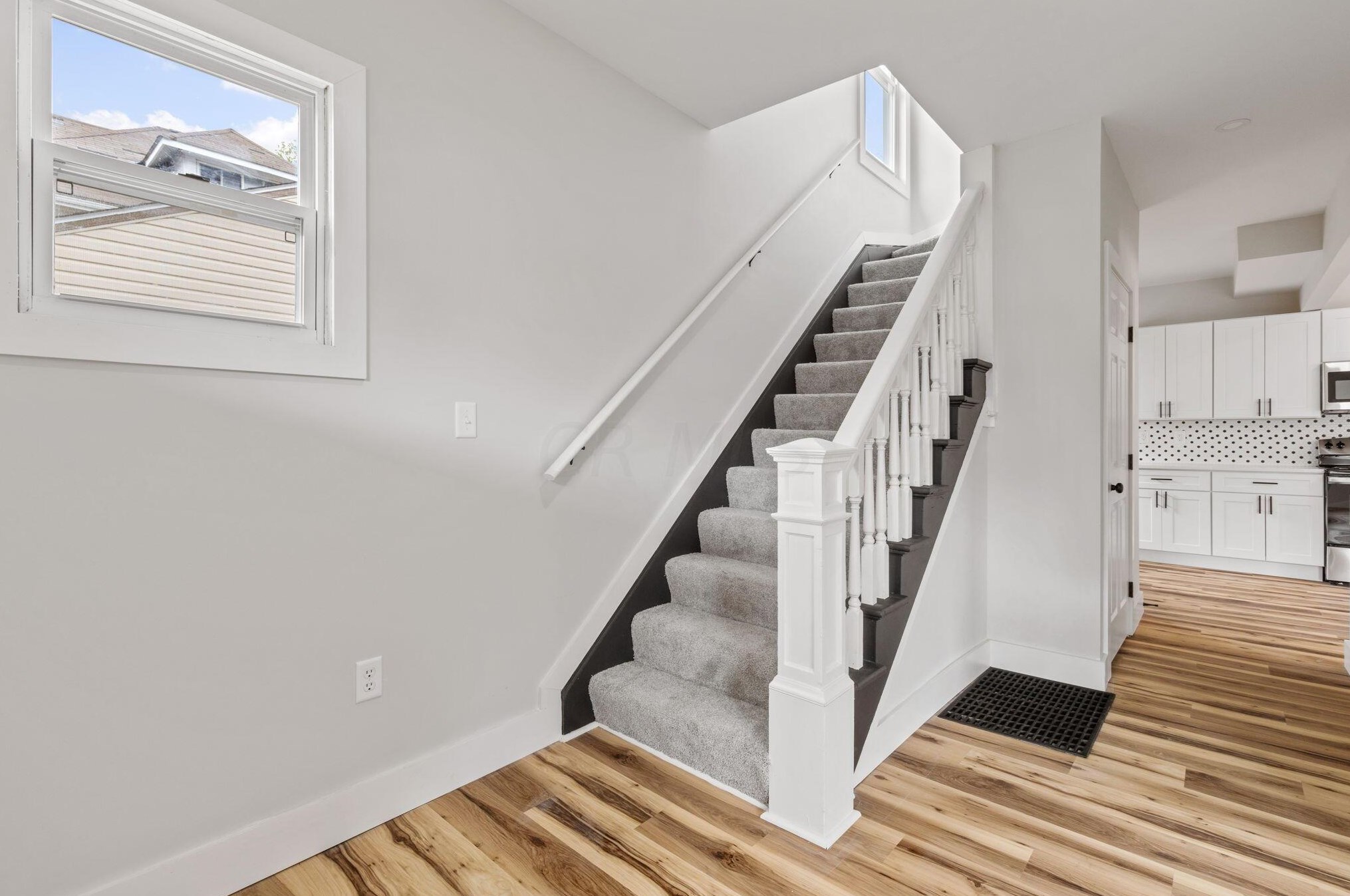 160 Warren Ave, Columbus OH  43204-3054 exterior