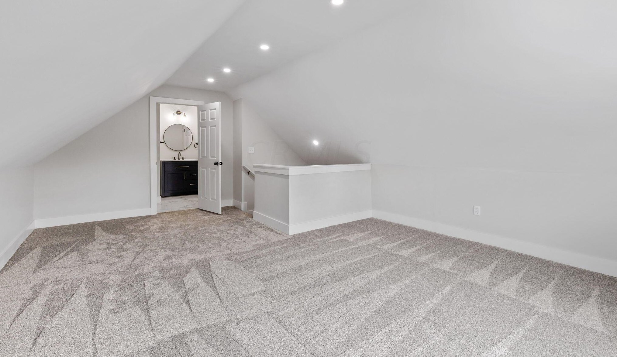 160 Warren Ave, Columbus OH  43204-3054 exterior