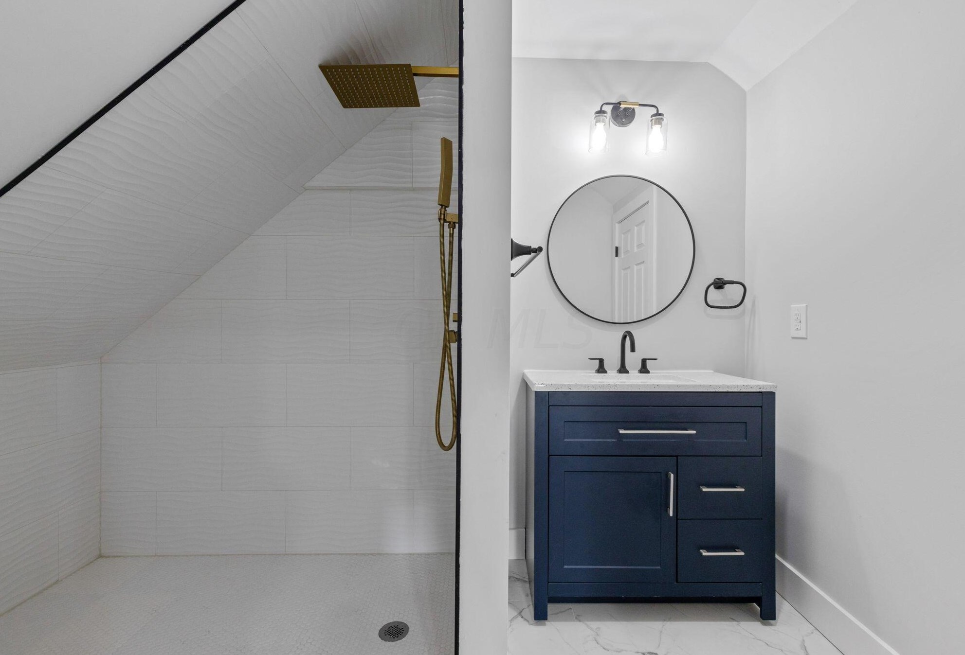 160 Warren Ave, Columbus OH  43204-3054 exterior