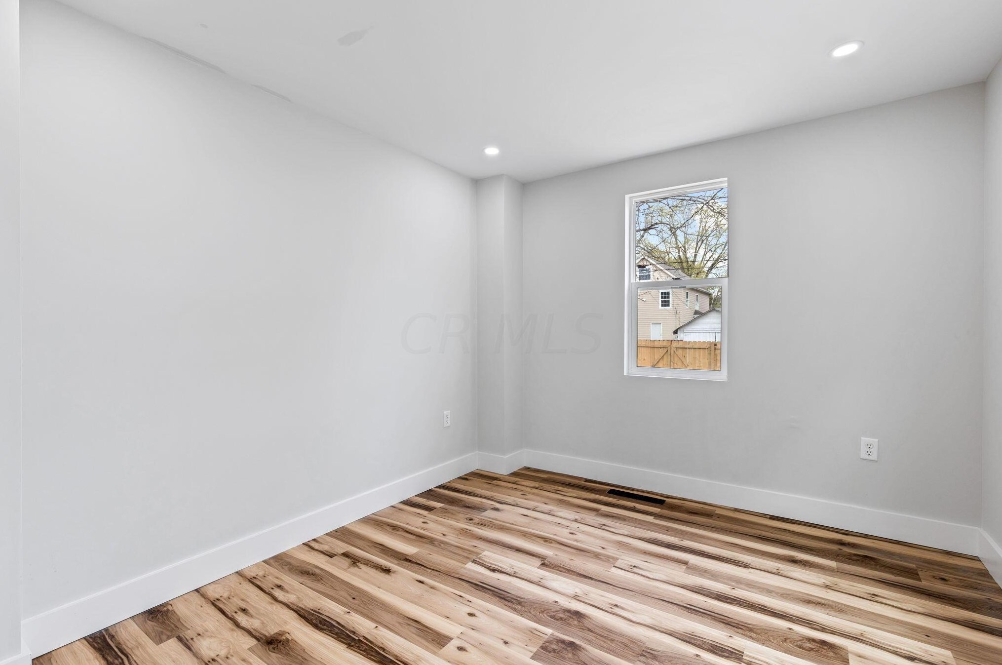 160 Warren Ave, Columbus OH  43204-3054 exterior