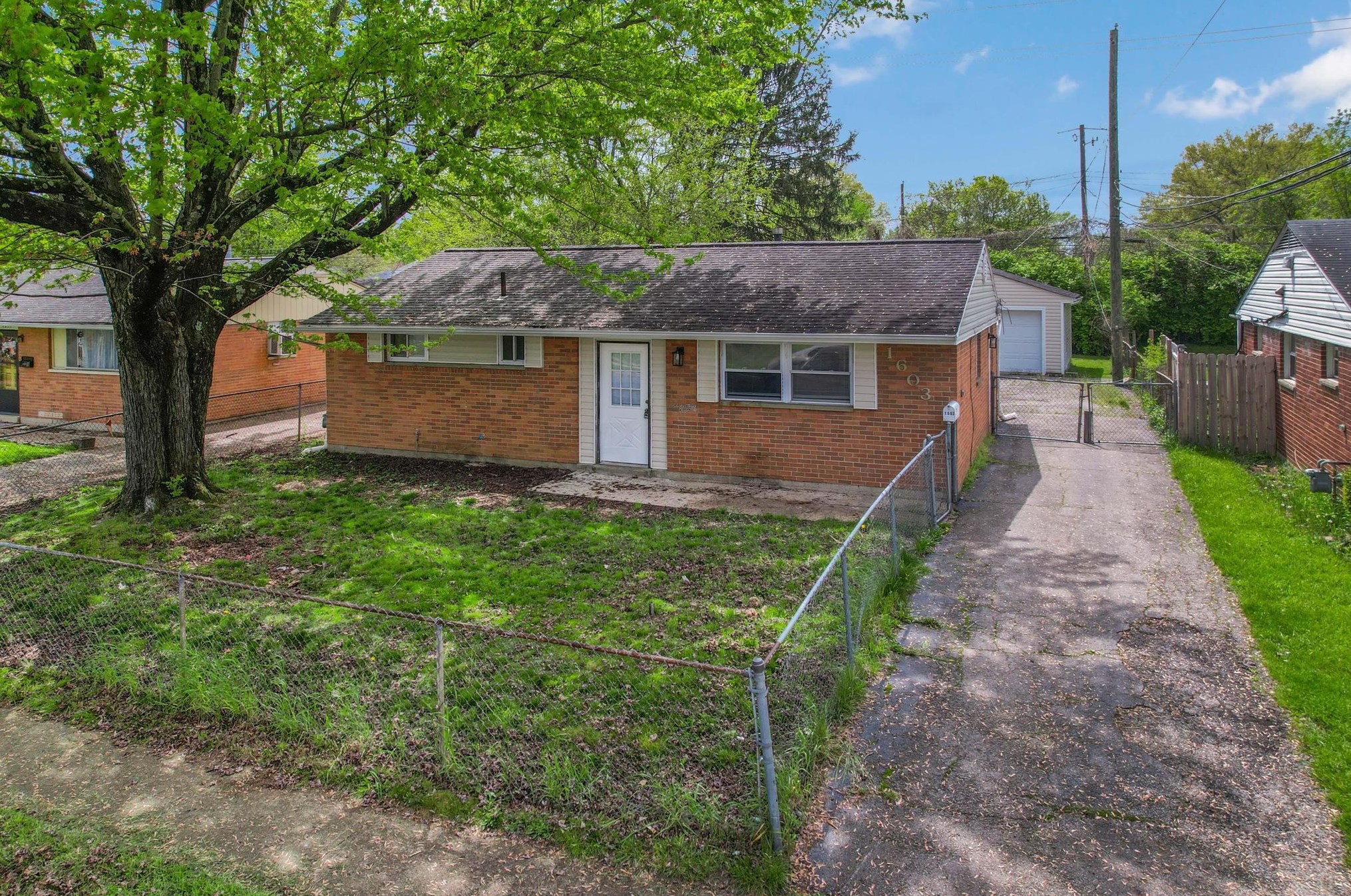 1603 Vilardo Ln, Columbus OH 43227-3630 exterior