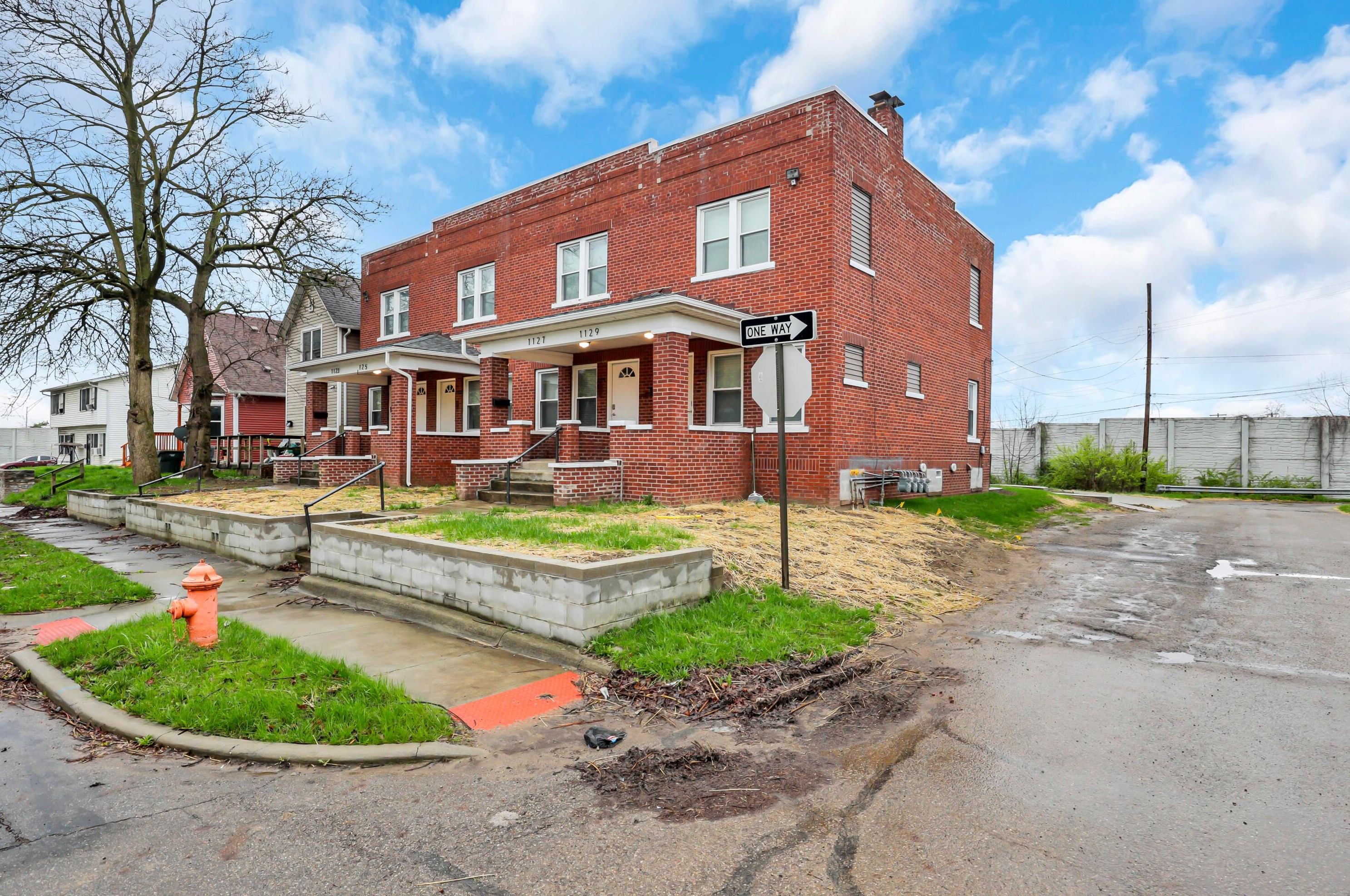 1123-1129 Sidney St, Columbus OH exterior