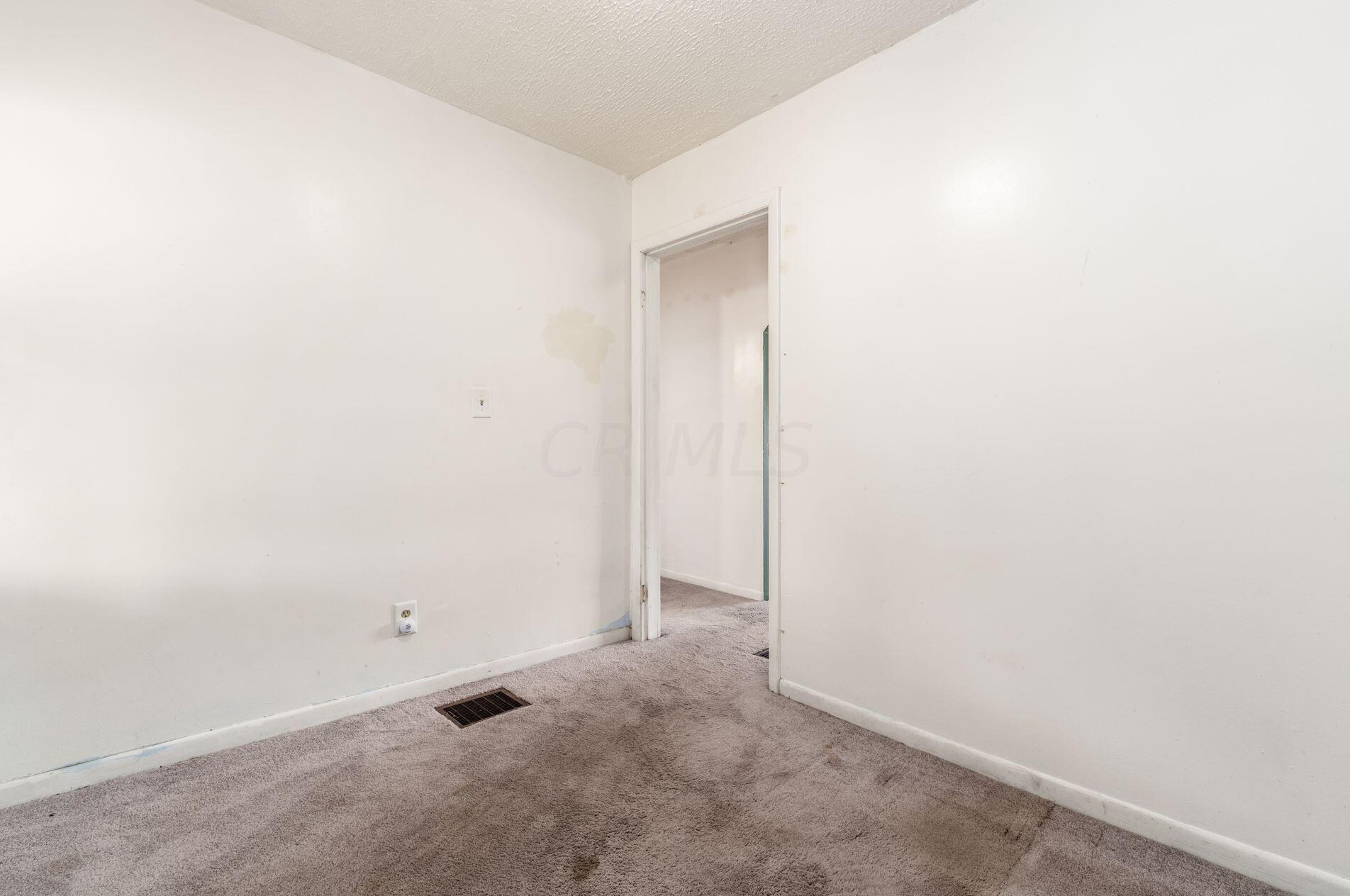 2181 Sagamore Rd, Columbus OH  43219-1285 exterior