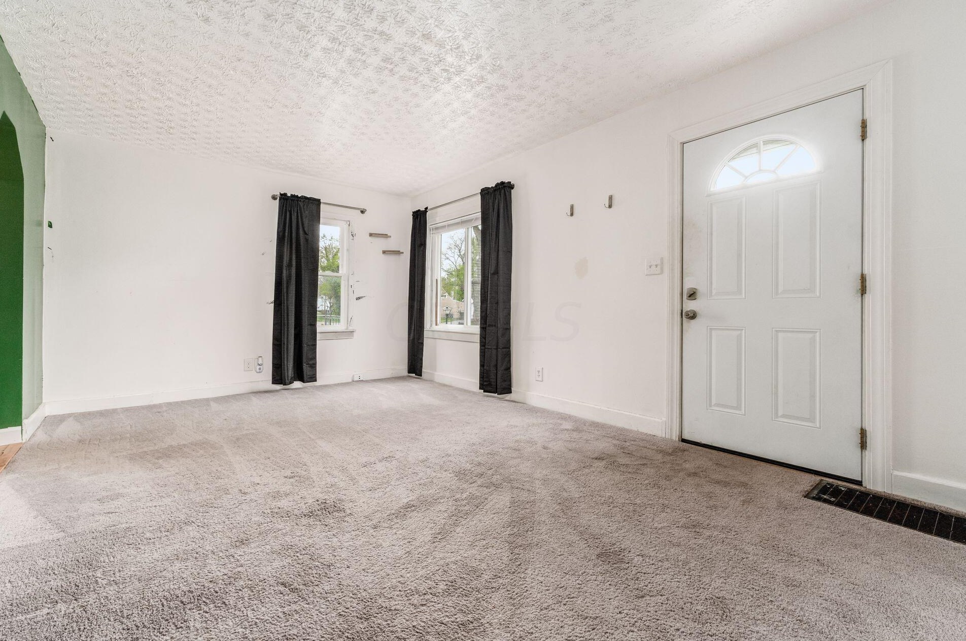 2181 Sagamore Rd, Columbus OH  43219-1285 exterior