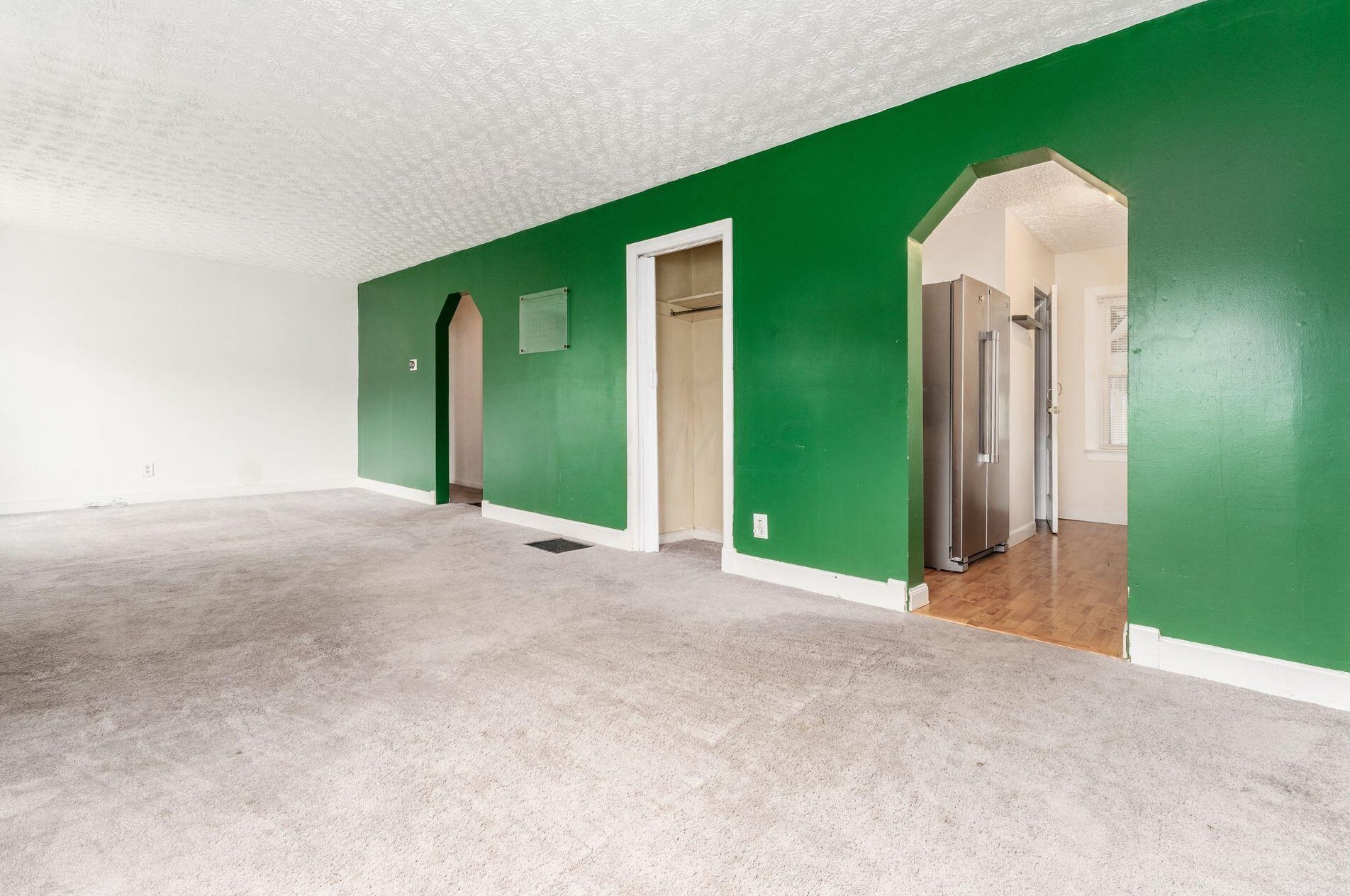 2181 Sagamore Rd, Columbus OH  43219-1285 exterior