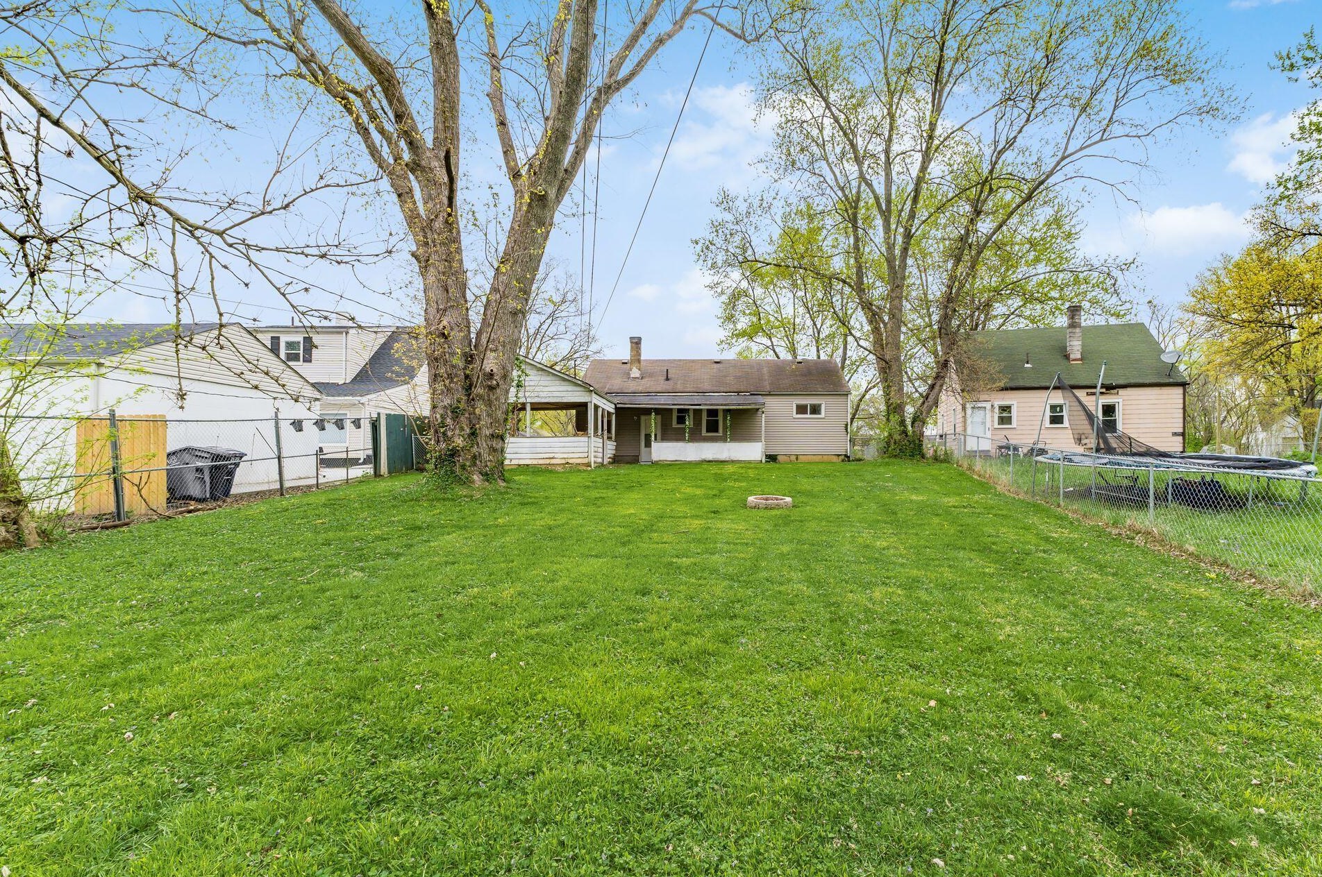 2181 Sagamore Rd, Columbus OH  43219-1285 exterior