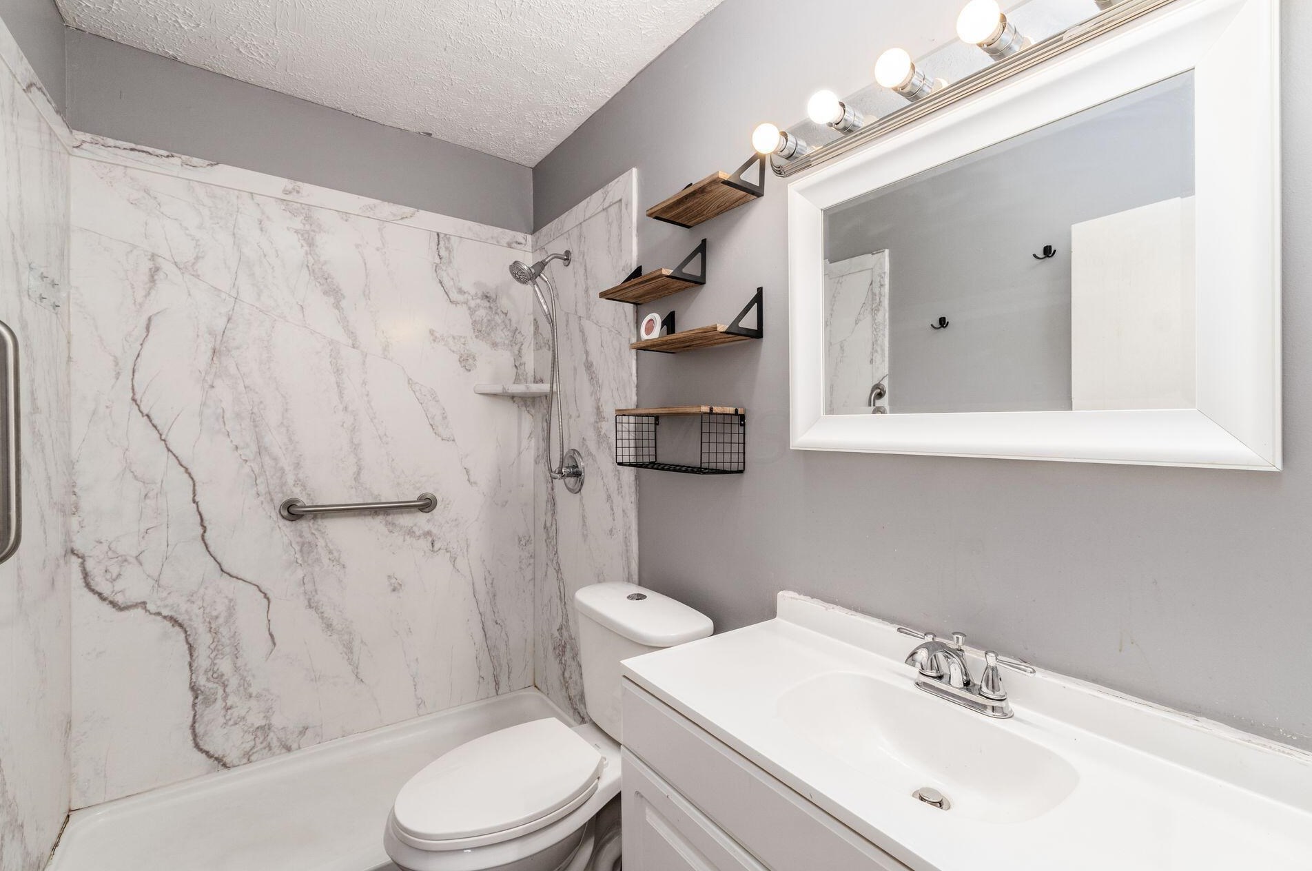 2181 Sagamore Rd, Columbus OH  43219-1285 exterior