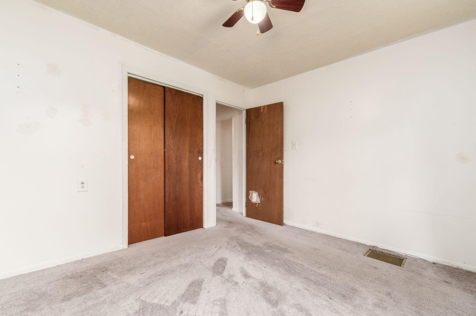 2181 Sagamore Rd, Columbus OH  43219-1285 exterior