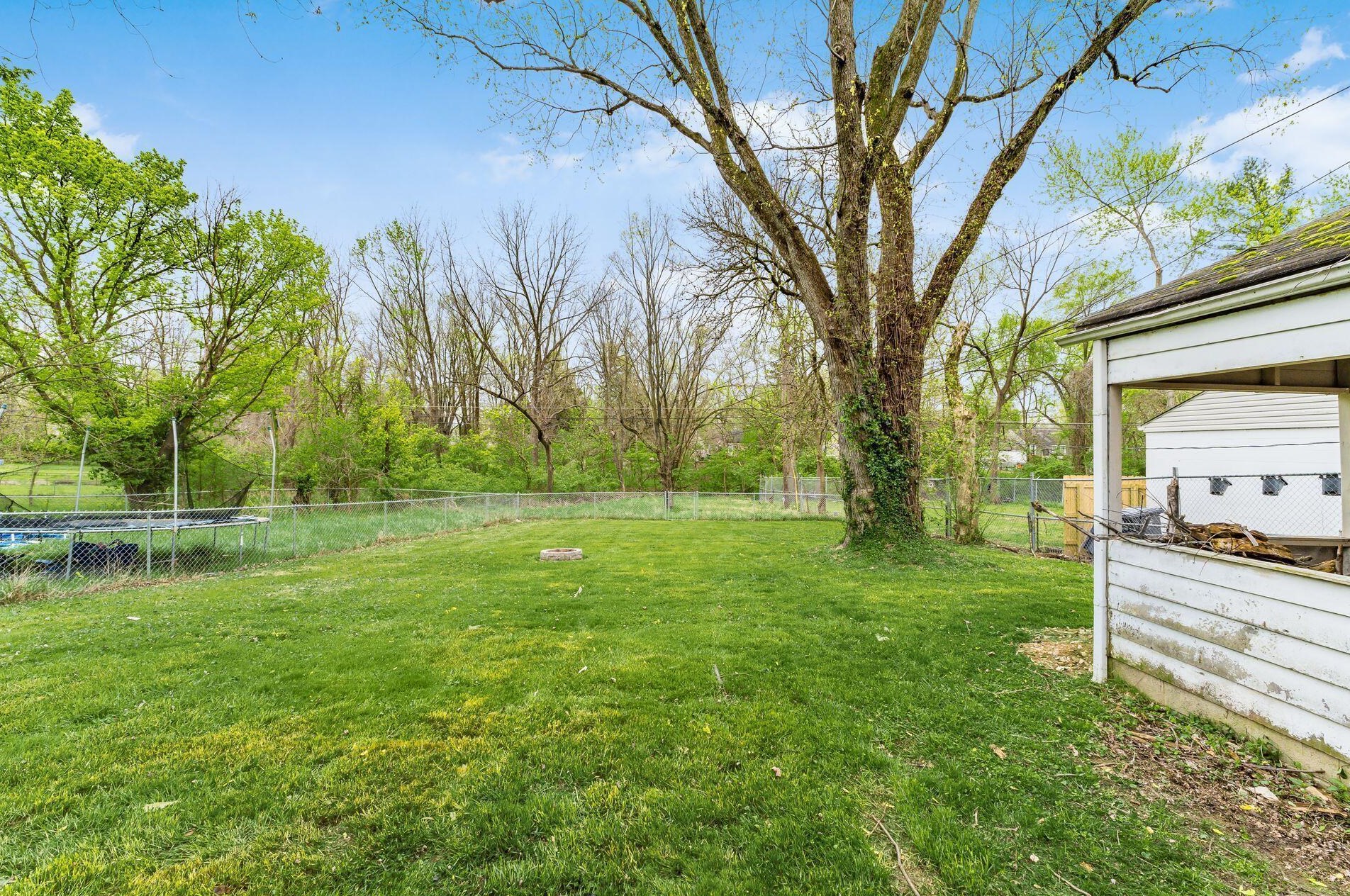 2181 Sagamore Rd, Columbus OH  43219-1285 exterior