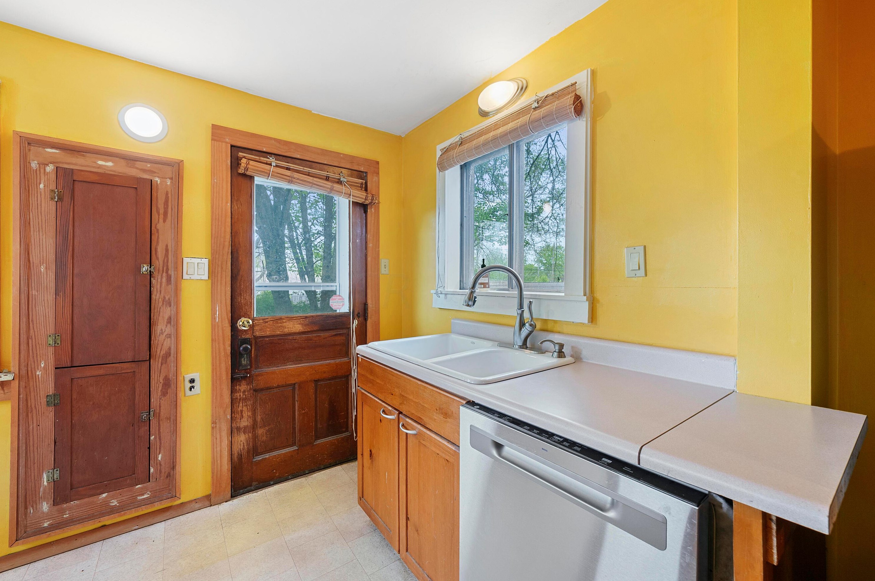 2730 Elliott Ave, Columbus OH  43204-3436 exterior