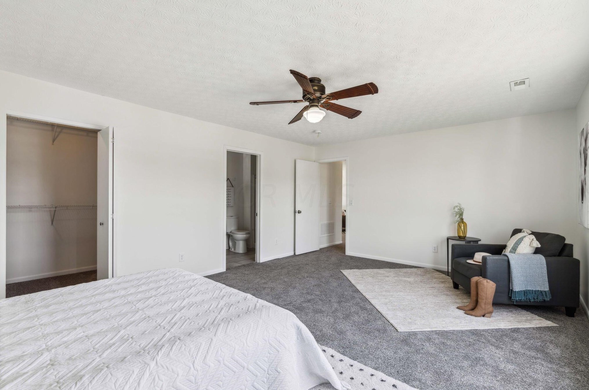 4640 Grandover Dr, Columbus OH  43207-8763 exterior