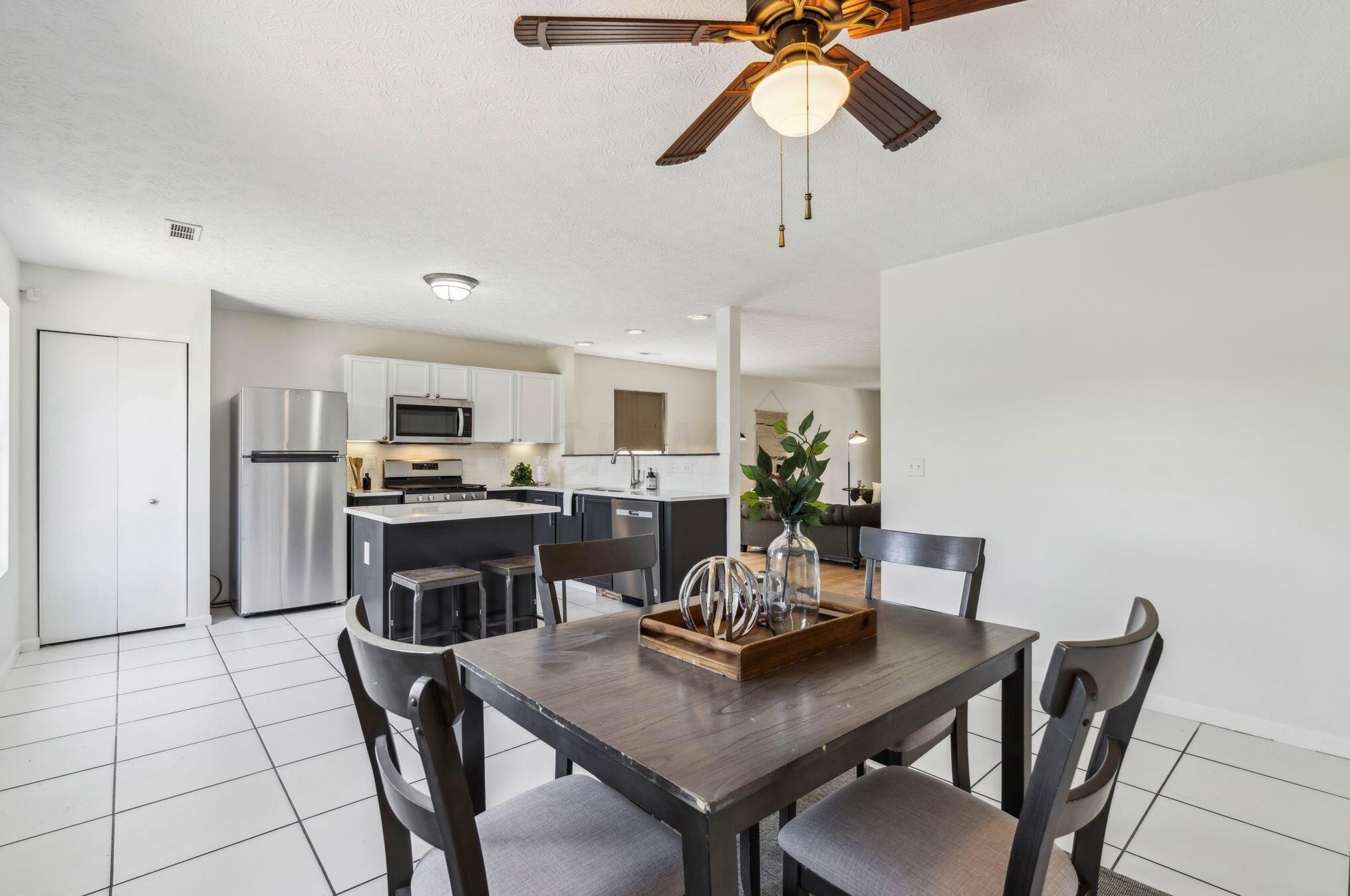 4640 Grandover Dr, Columbus OH  43207-8763 exterior