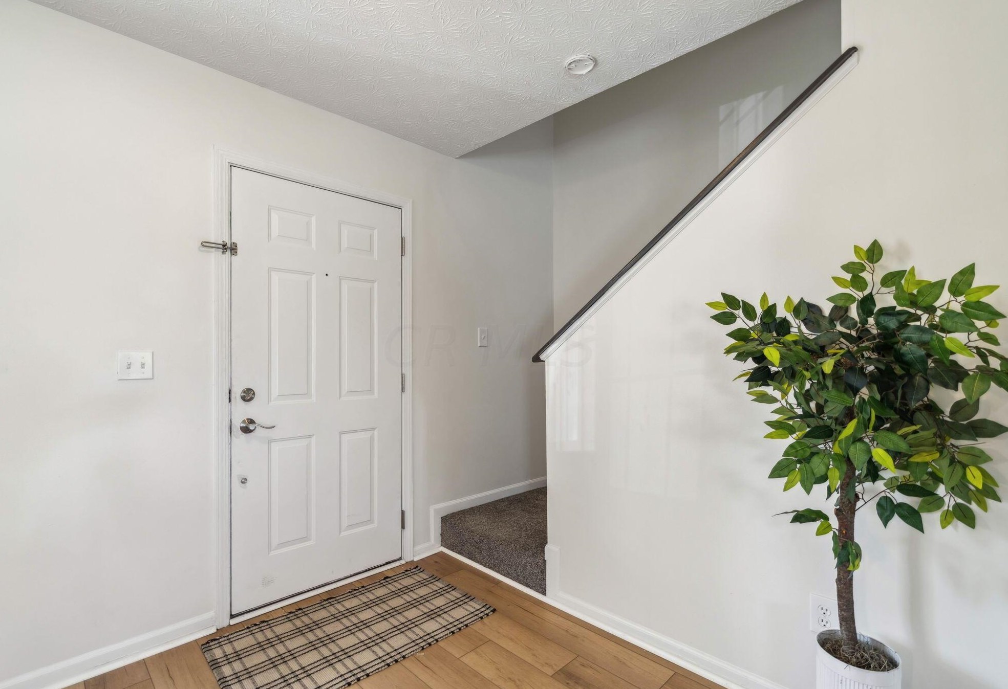 4640 Grandover Dr, Columbus OH  43207-8763 exterior