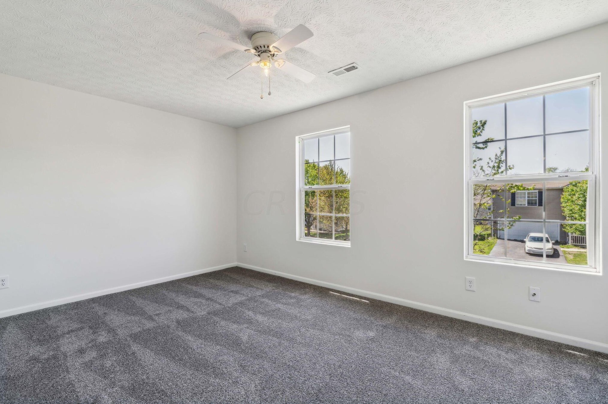 4640 Grandover Dr, Columbus OH  43207-8763 exterior