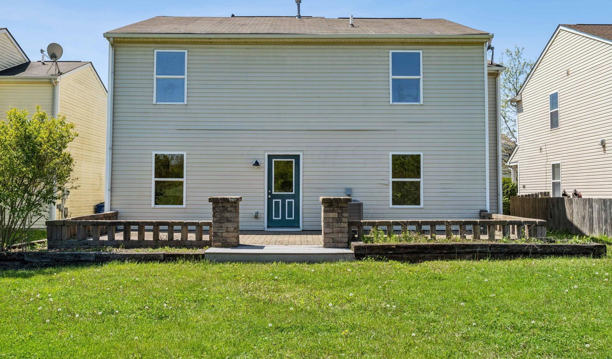 4640 Grandover Dr, Columbus OH  43207-8763 exterior