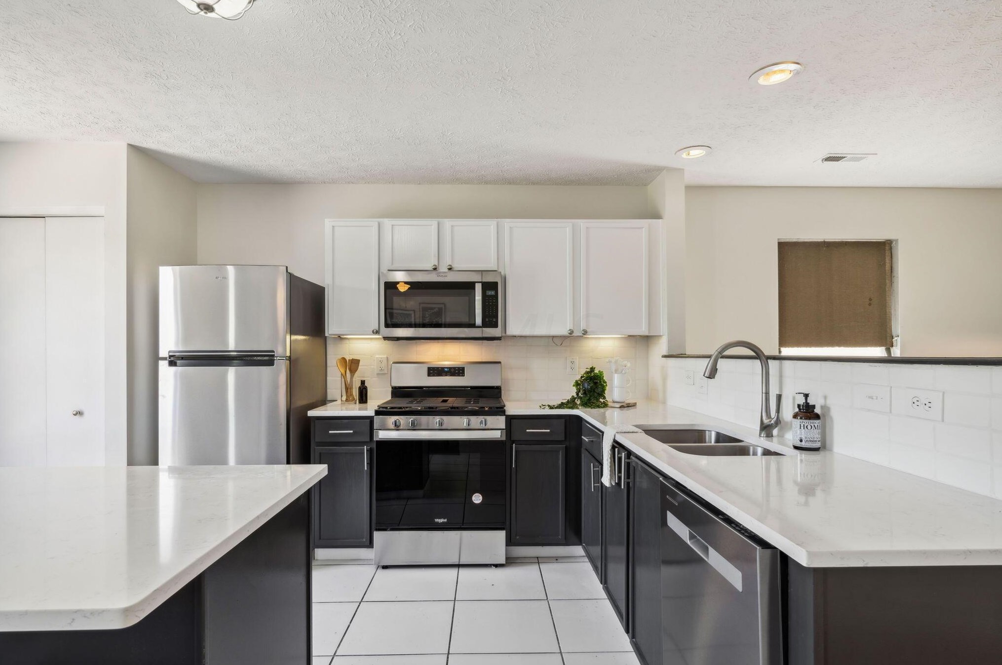 4640 Grandover Dr, Columbus OH  43207-8763 exterior