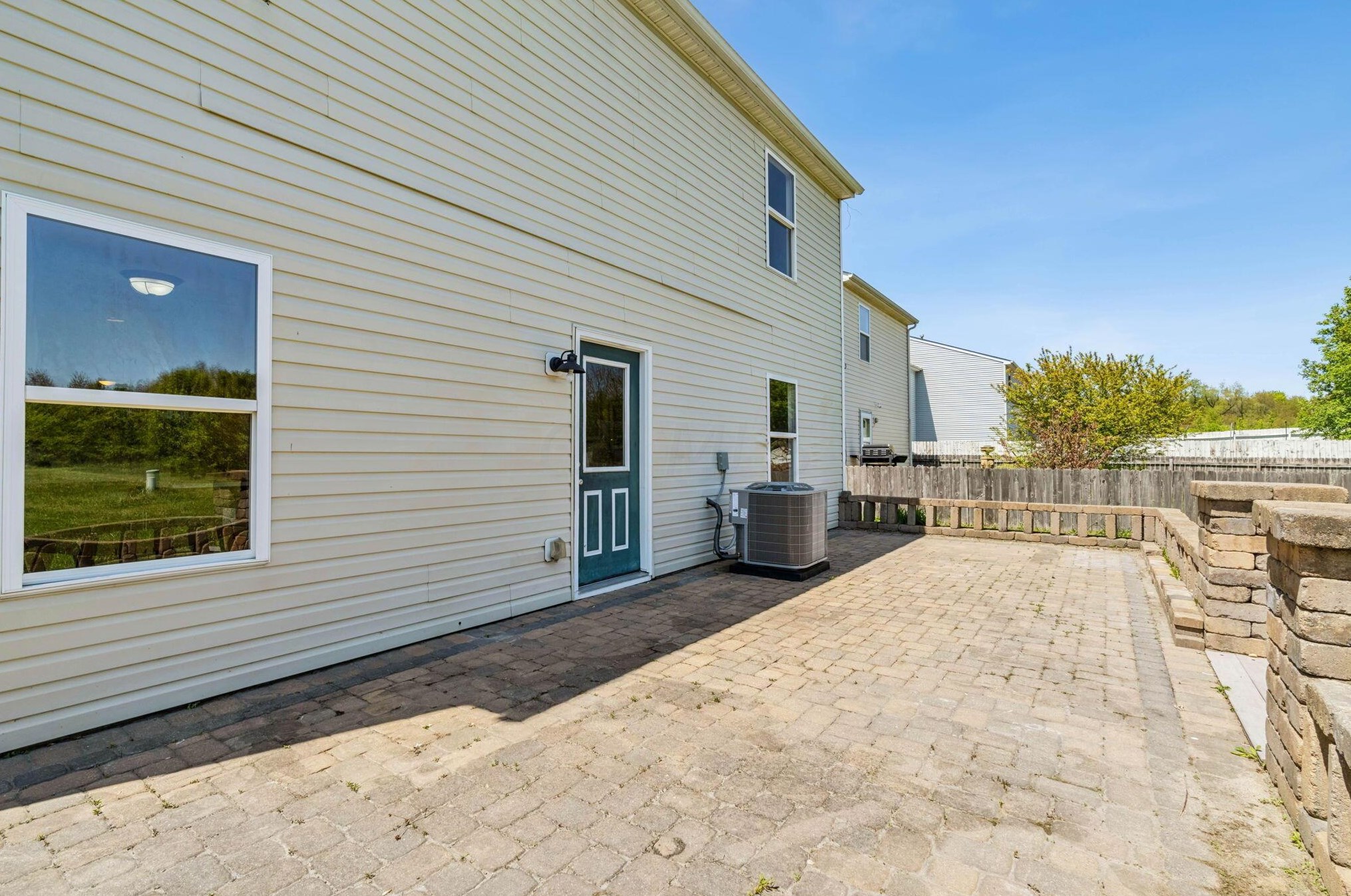 4640 Grandover Dr, Columbus OH  43207-8763 exterior